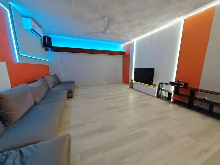 Karaoke in Taman Duta KL Deluxe Villa by uBook