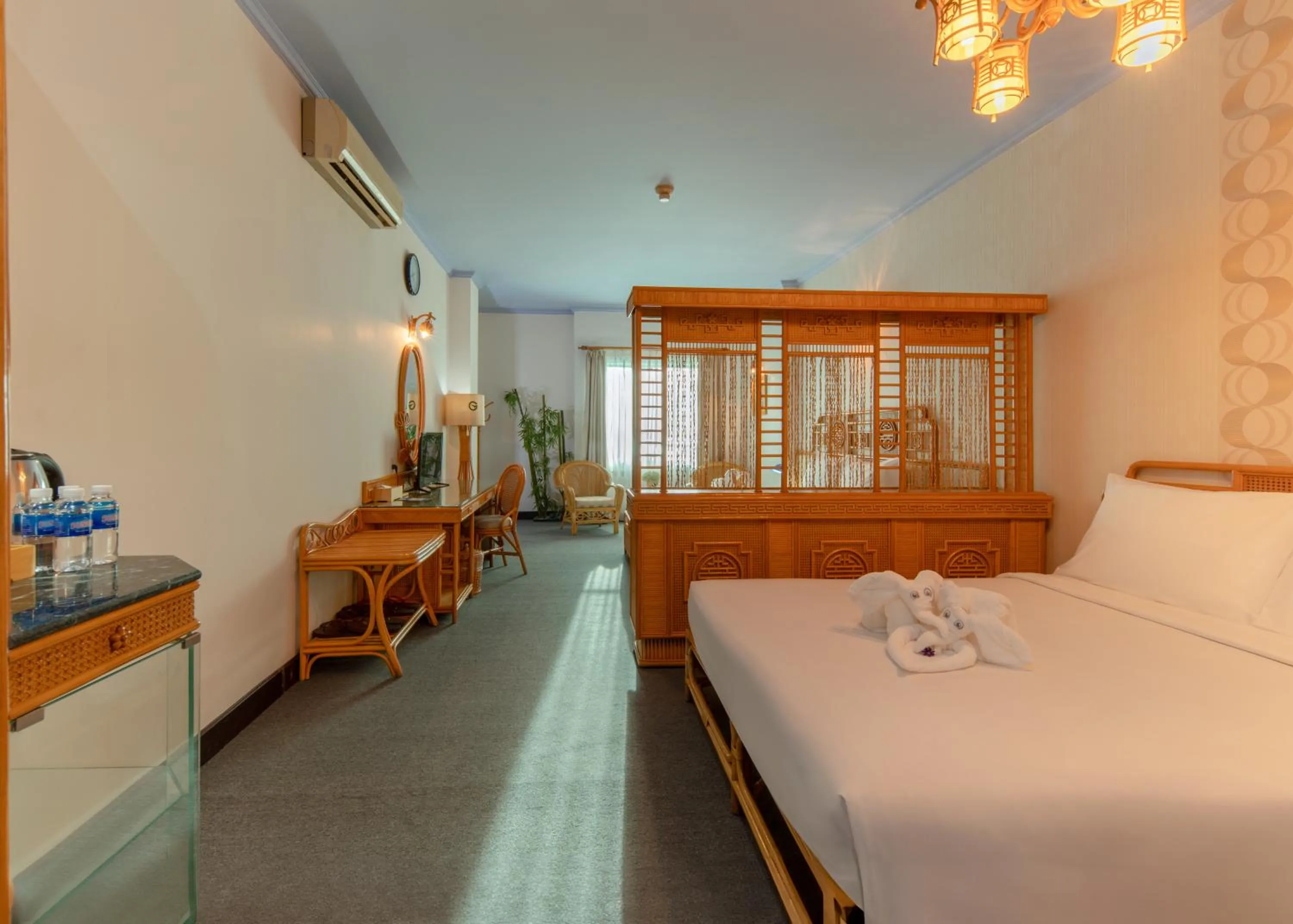 Photo of the whole room, Bed in Green Nha Trang