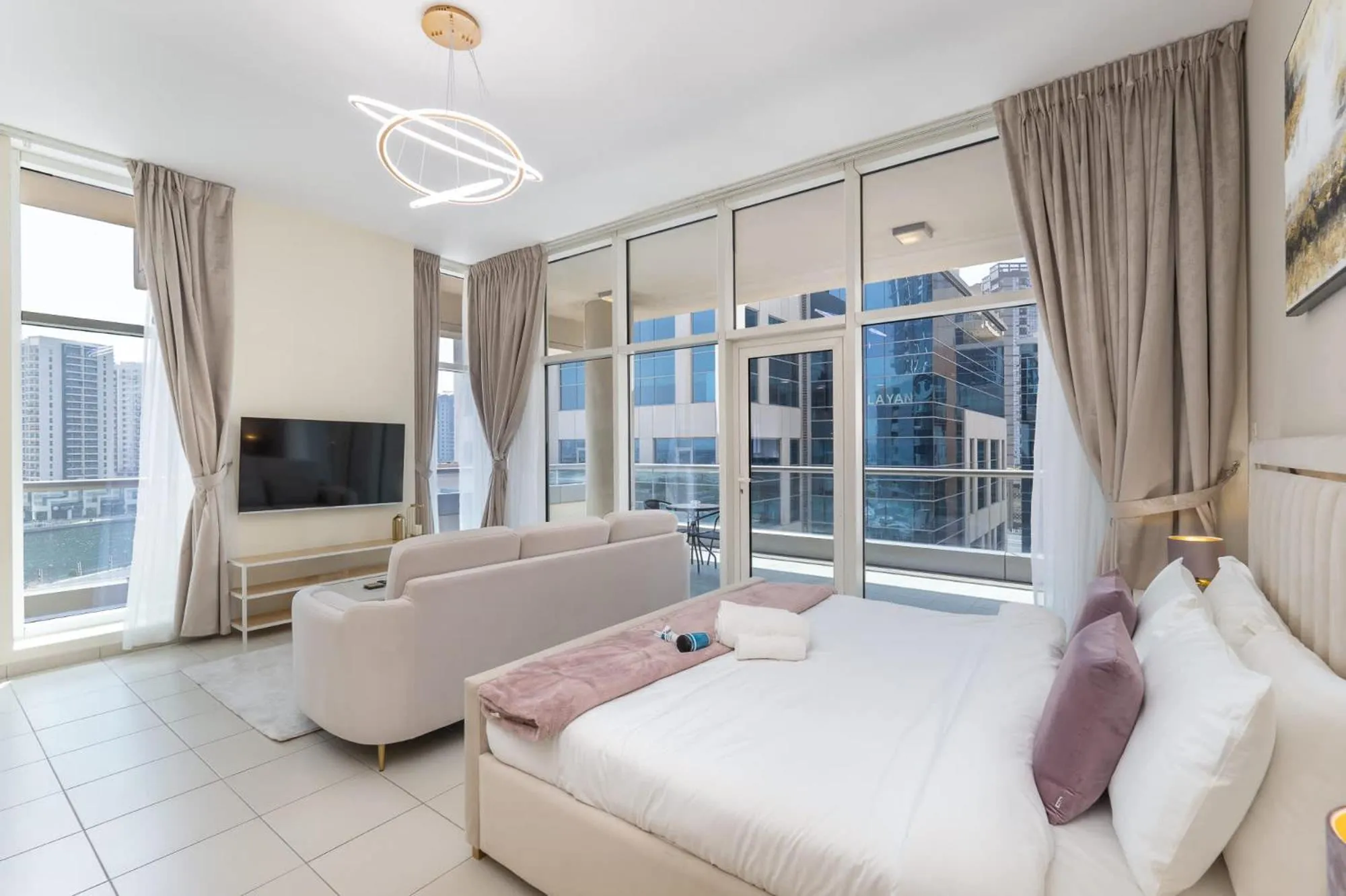 Glorious Studio with Easy City Access in Bay Square 9, Business Bay