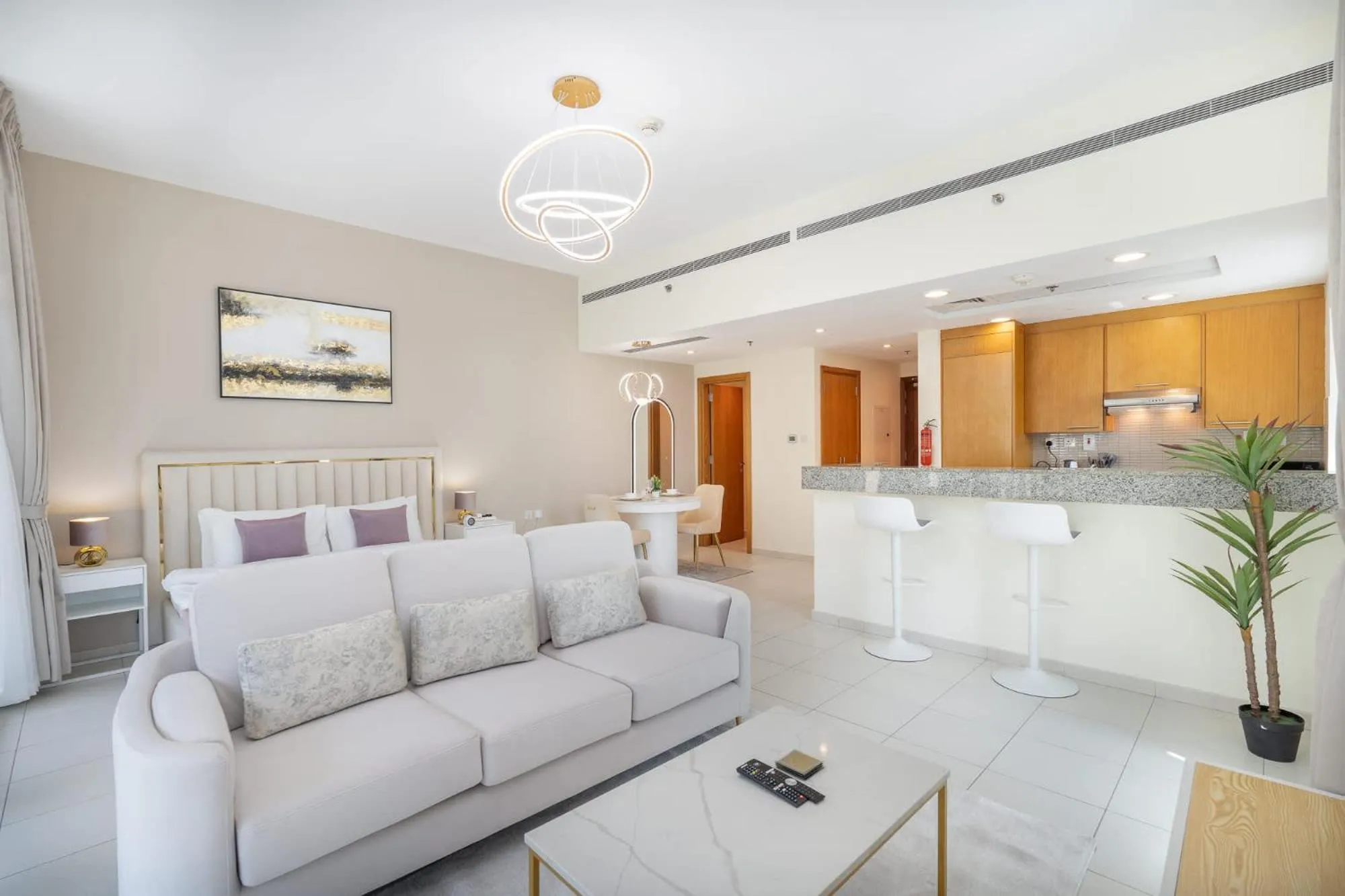 Glorious Studio with Easy City Access in Bay Square 9, Business Bay