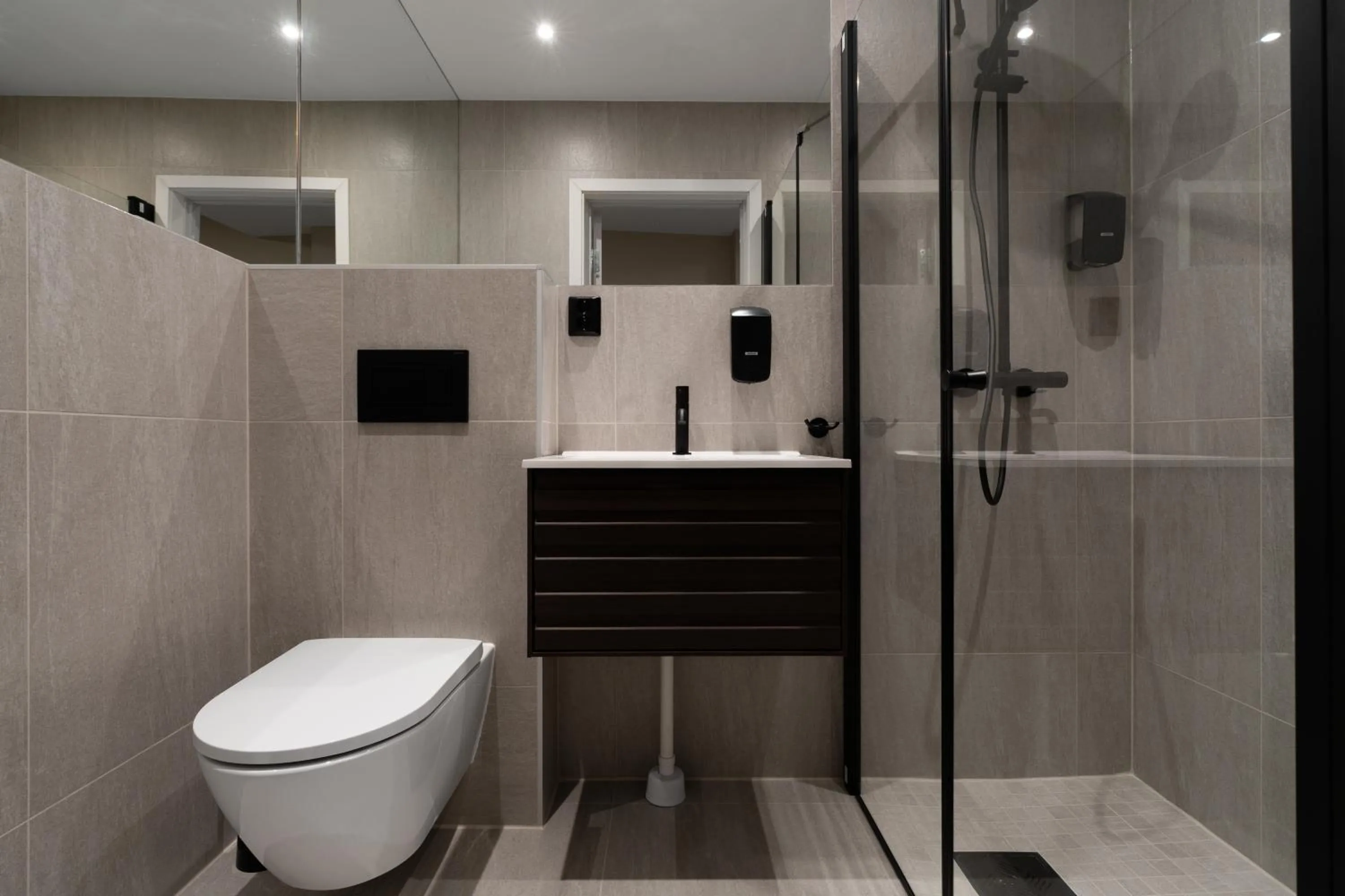 Shower in Enter Skansen Hotel