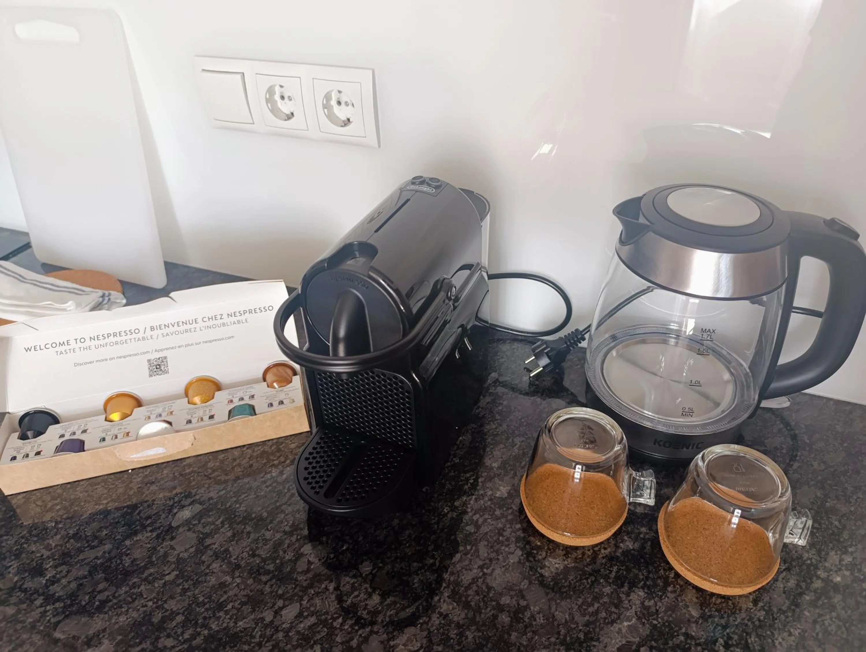 Coffee/tea facilities in BOSSA CITY Design Apartments