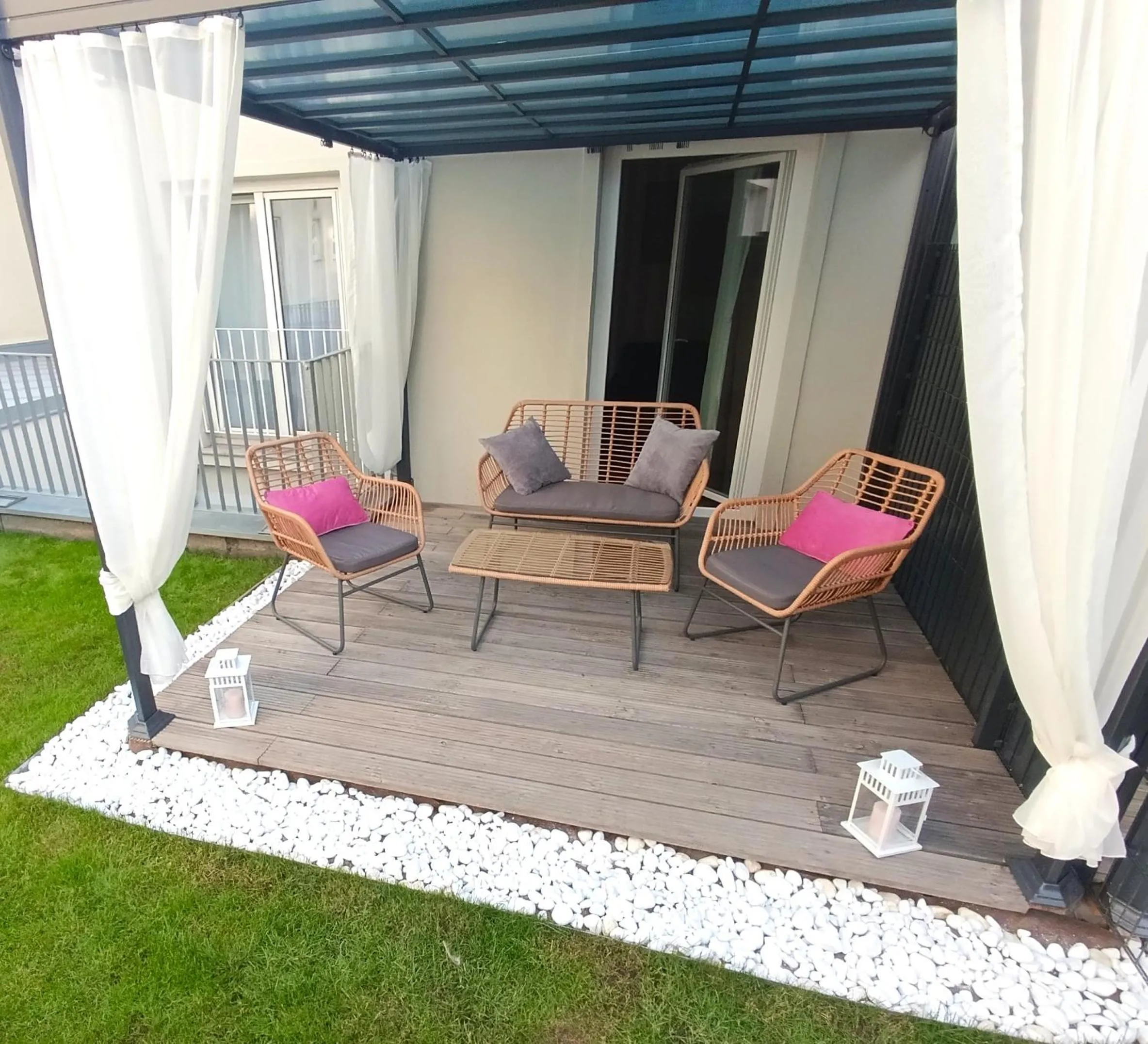 Patio in BOSSA CITY Design Apartments