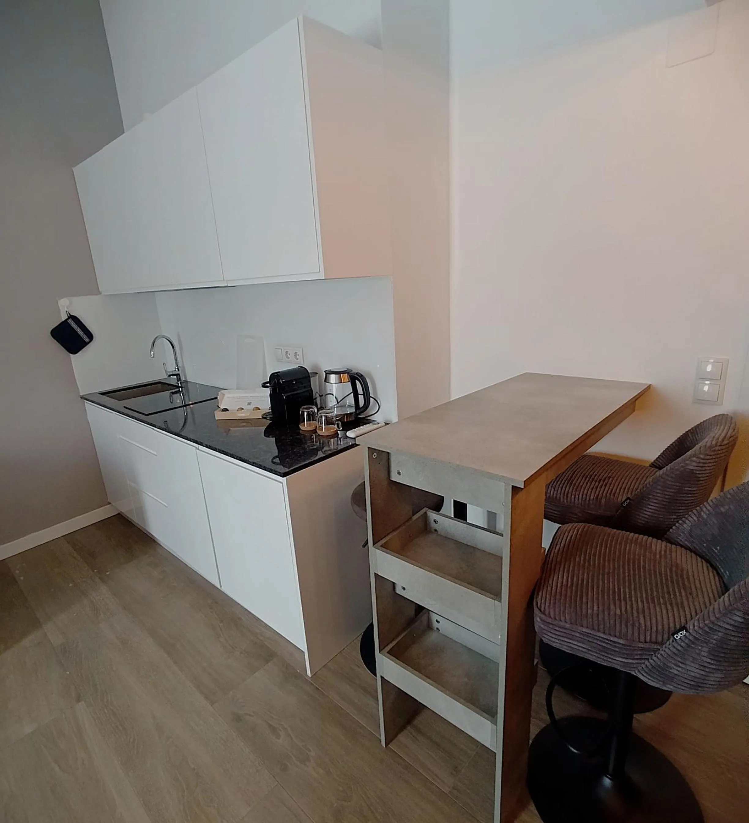 Coffee/tea facilities in BOSSA CITY Design Apartments
