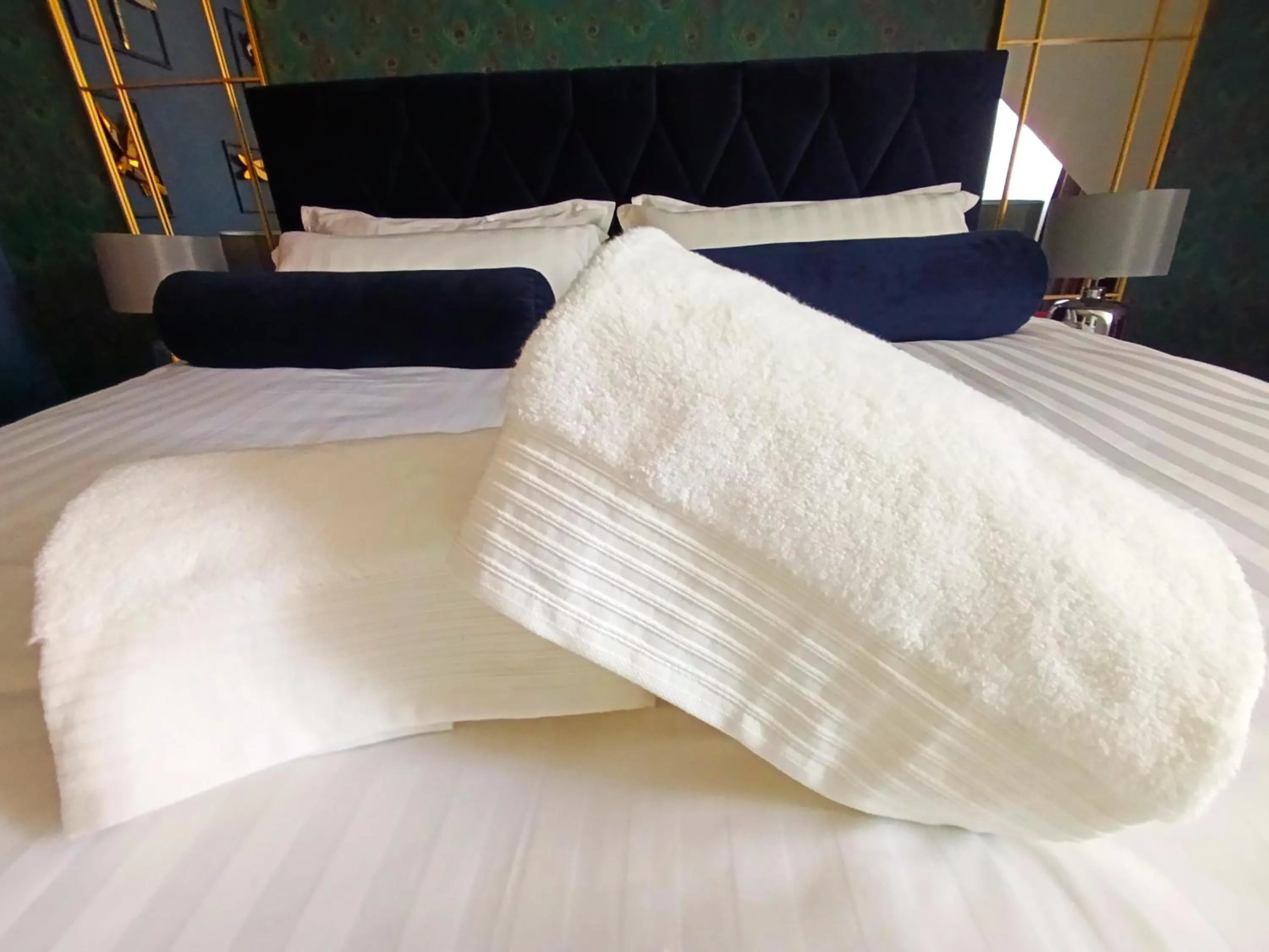 Bedroom, Bed in BOSSA CITY Design Apartments