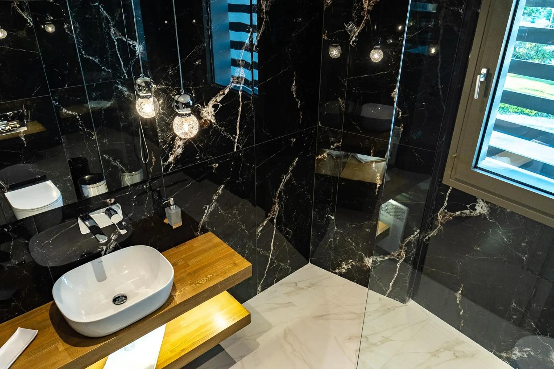 Shower in Sky Boutique Hotel