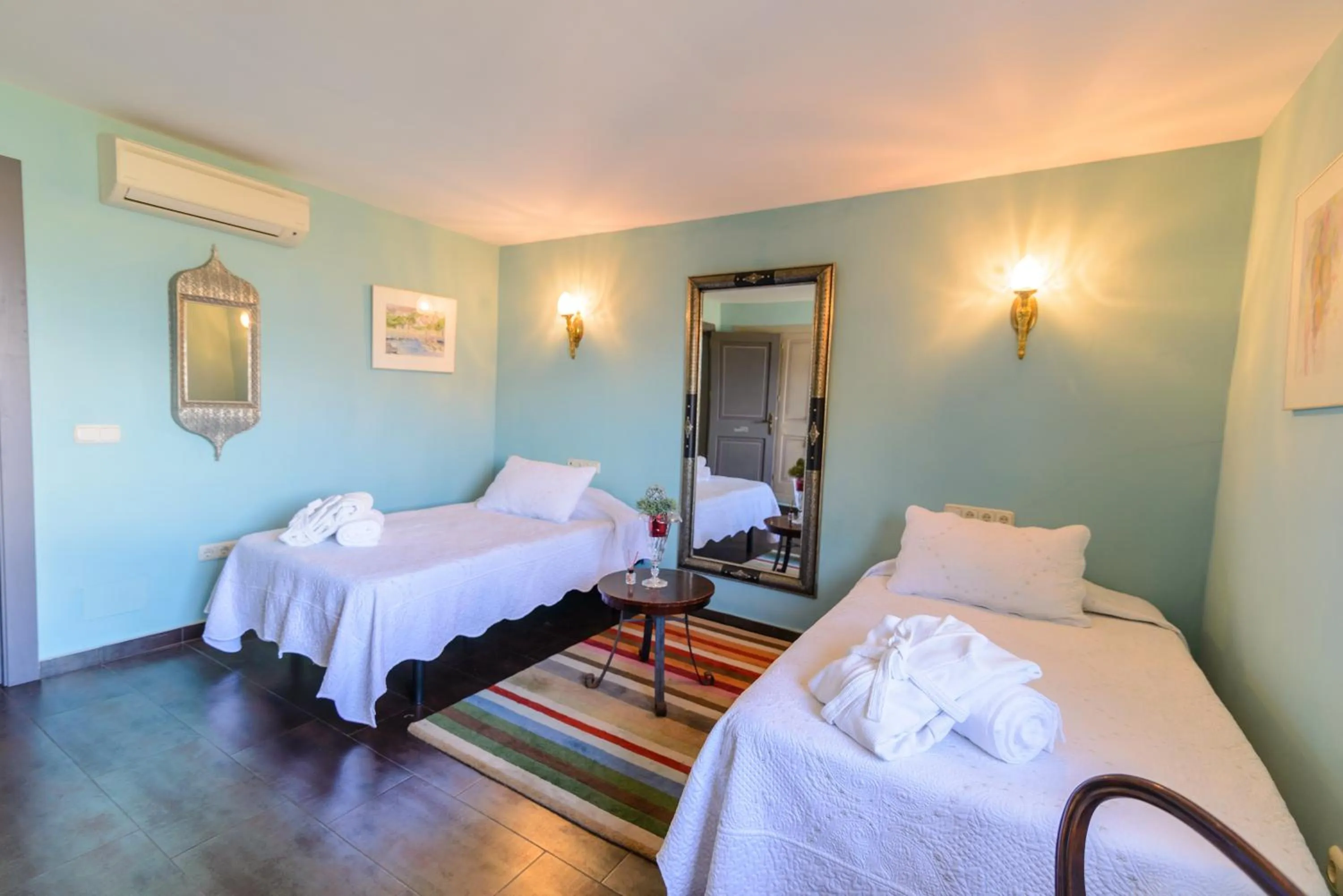 Bed in Las Orquideas Hotel Spain