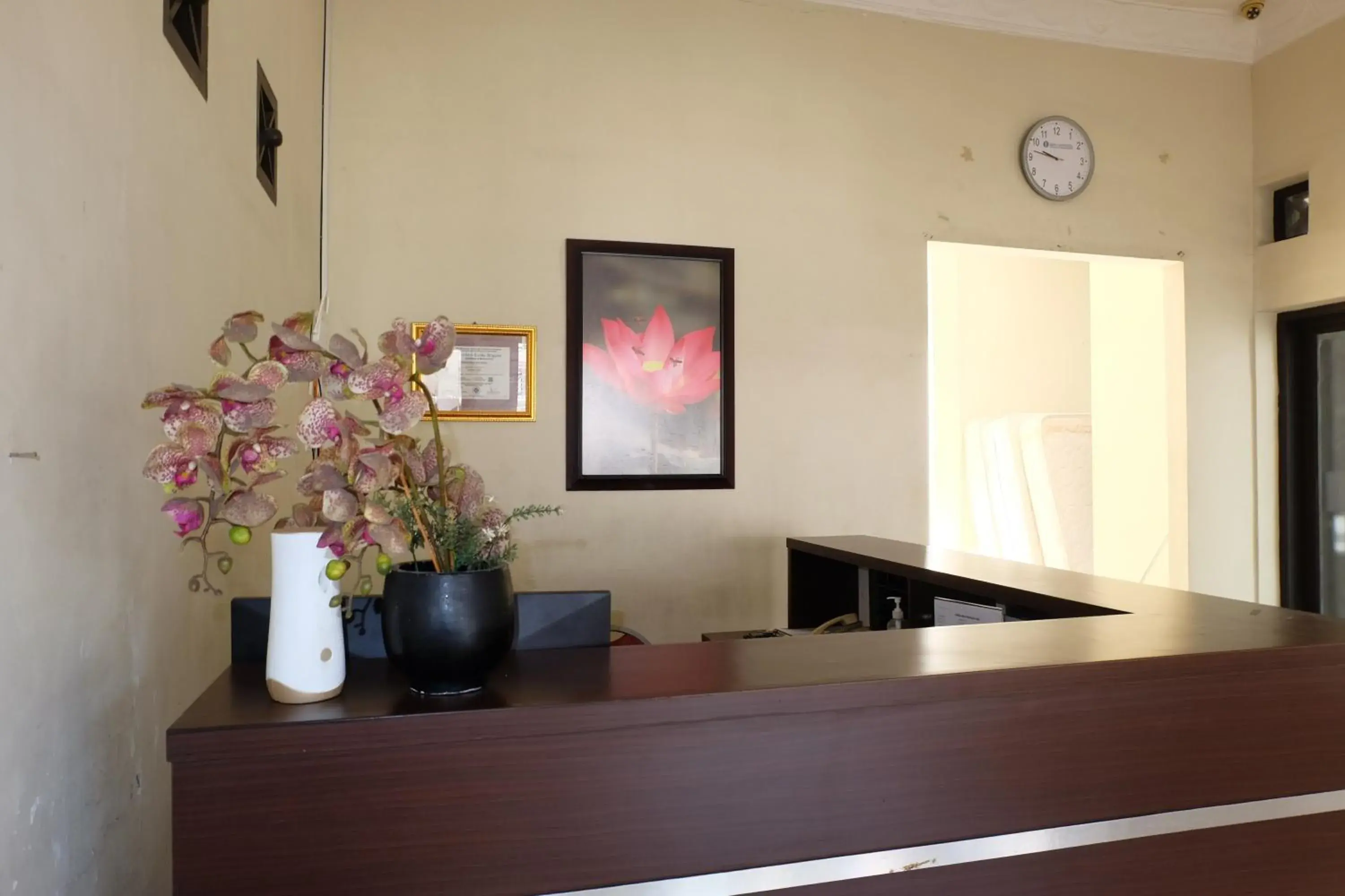 Lobby or reception in De Nusantara Hotel Syariah Lobby or reception in De Nusantara Hotel Syariah