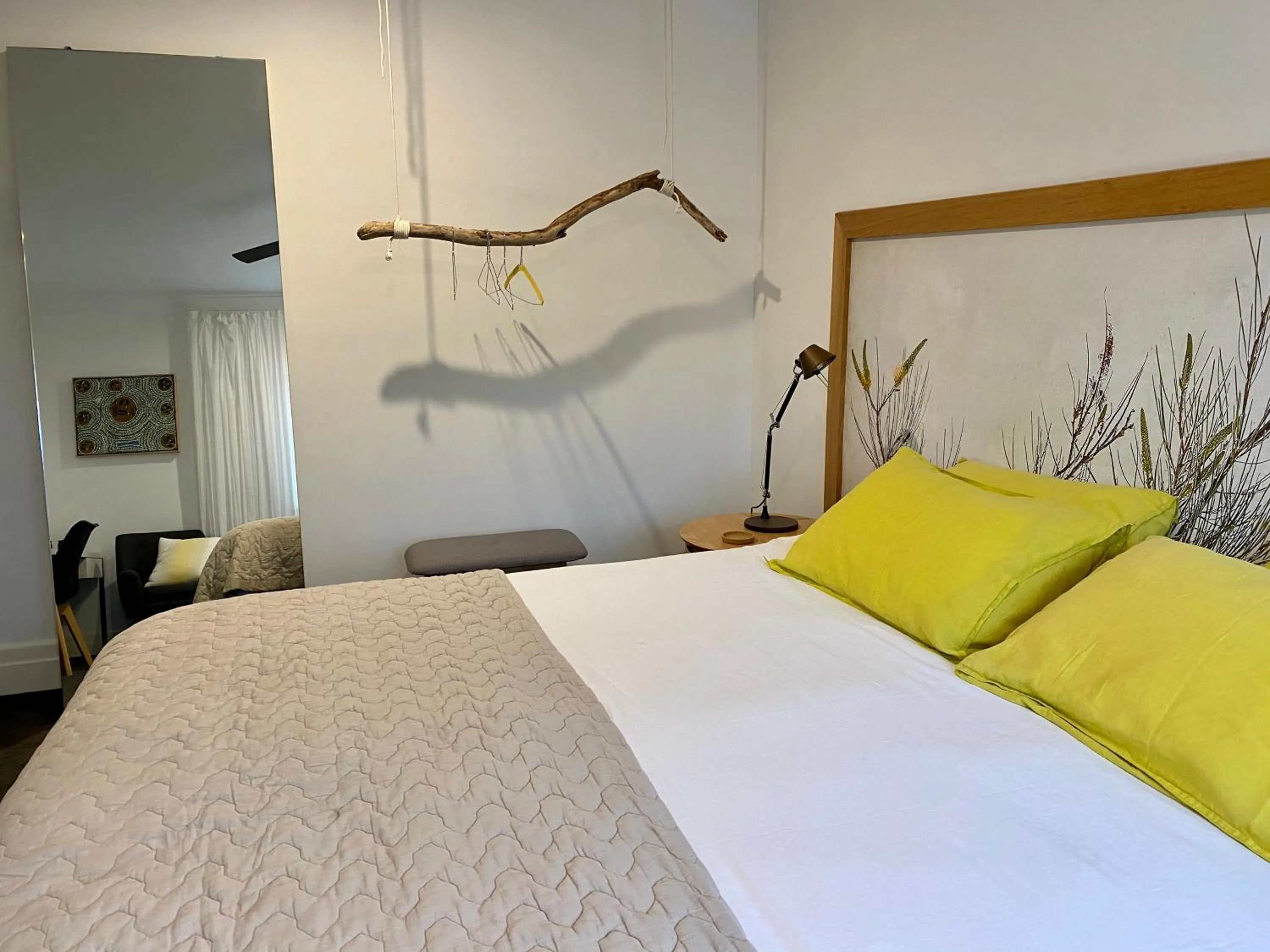 Photo of the whole room, Bed in Sunny Side Up B&B Rye