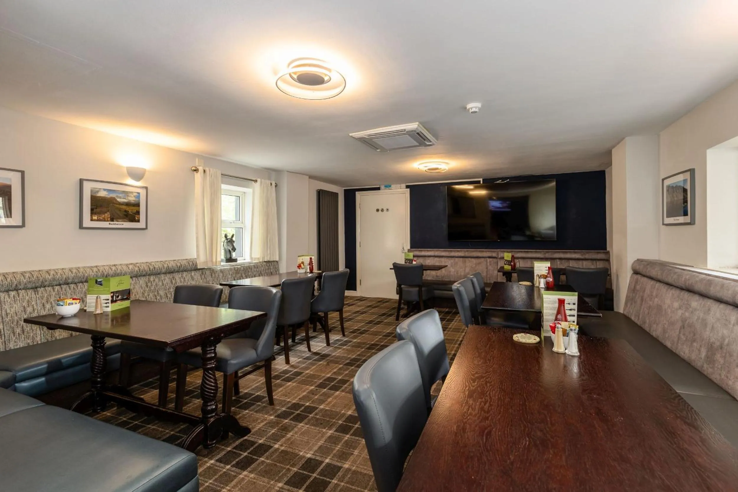 Restaurant/places to eat in The Kellbank