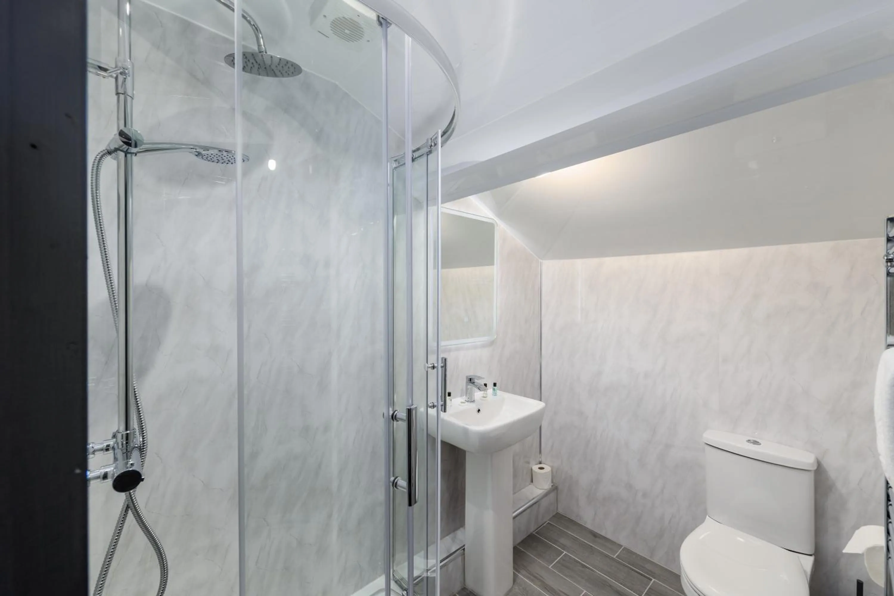 Shower in The Kellbank