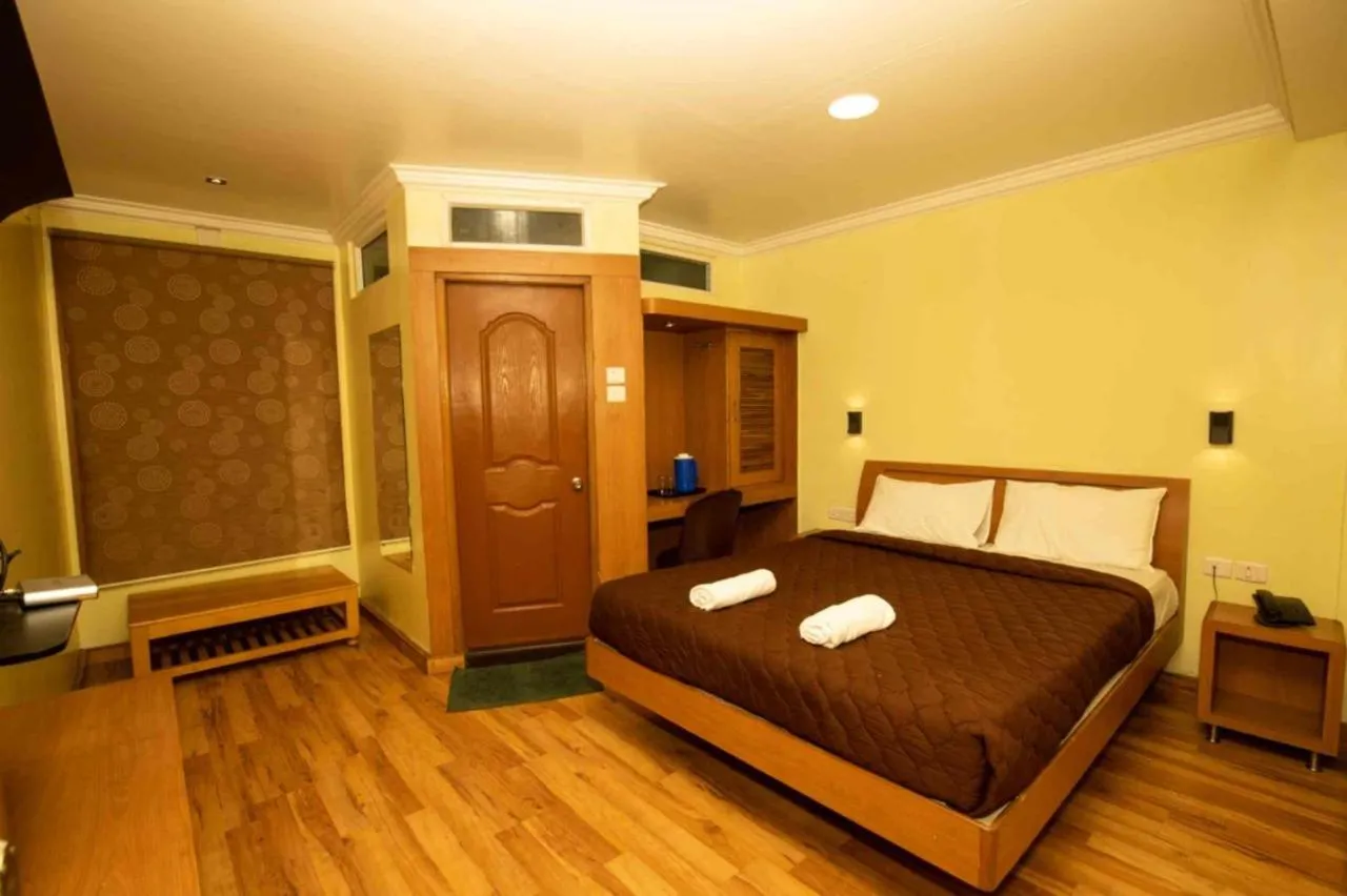 Bedroom, Bed in Lazo Silver Lake , Ooty