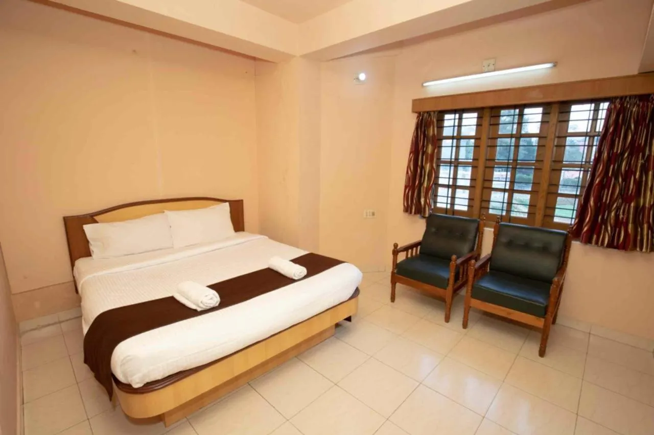 Bedroom, Bed in Lazo Silver Lake , Ooty