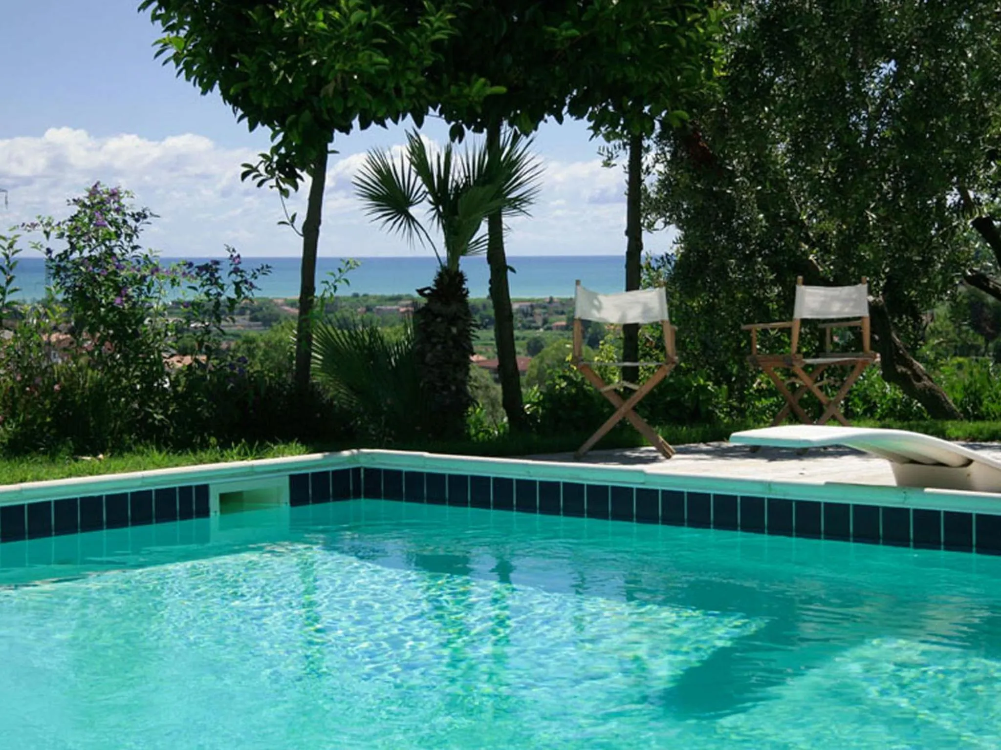 Swimming pool in Villarondanella