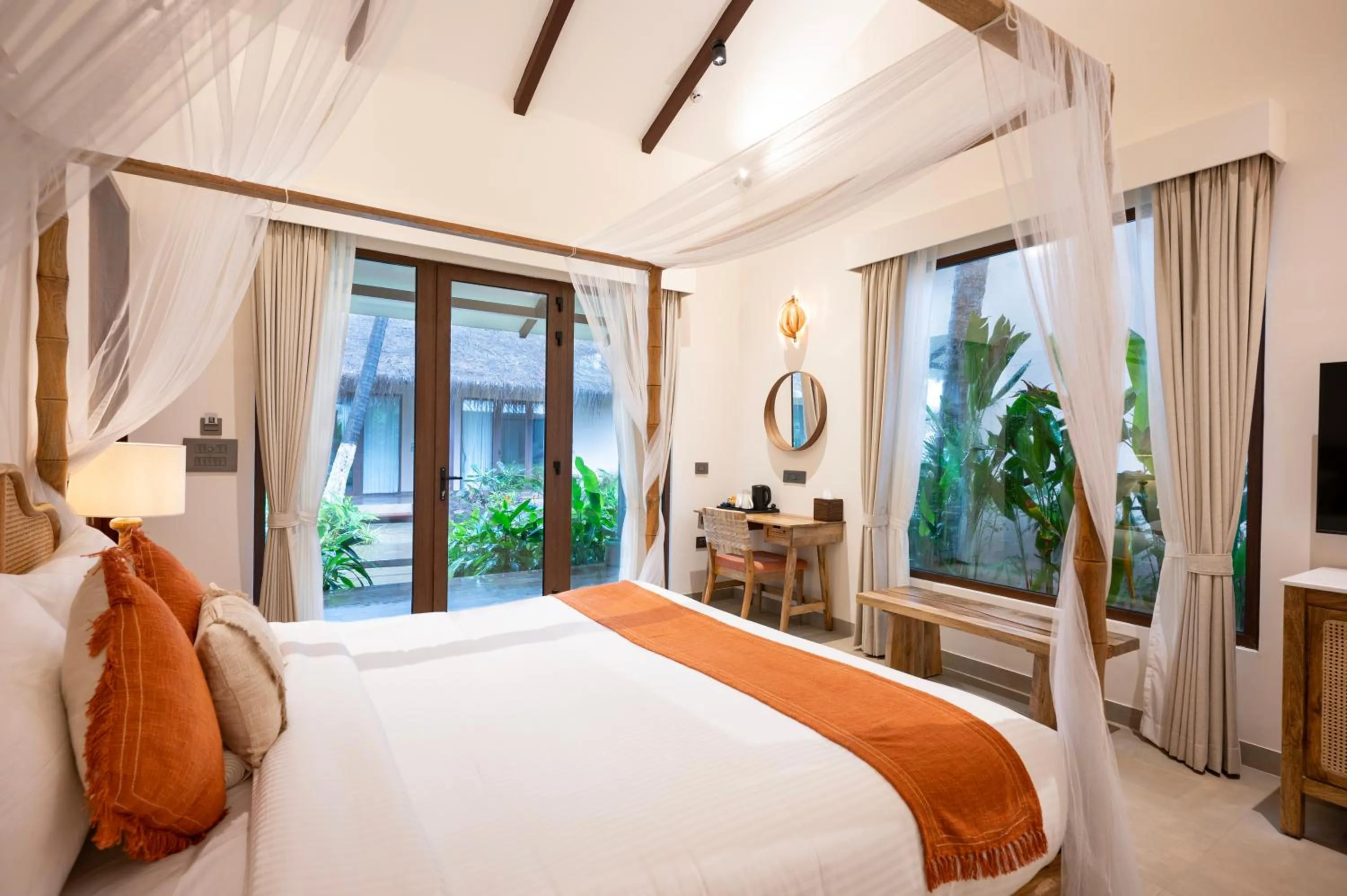Photo of the whole room, Bed in Palma Beach Resort