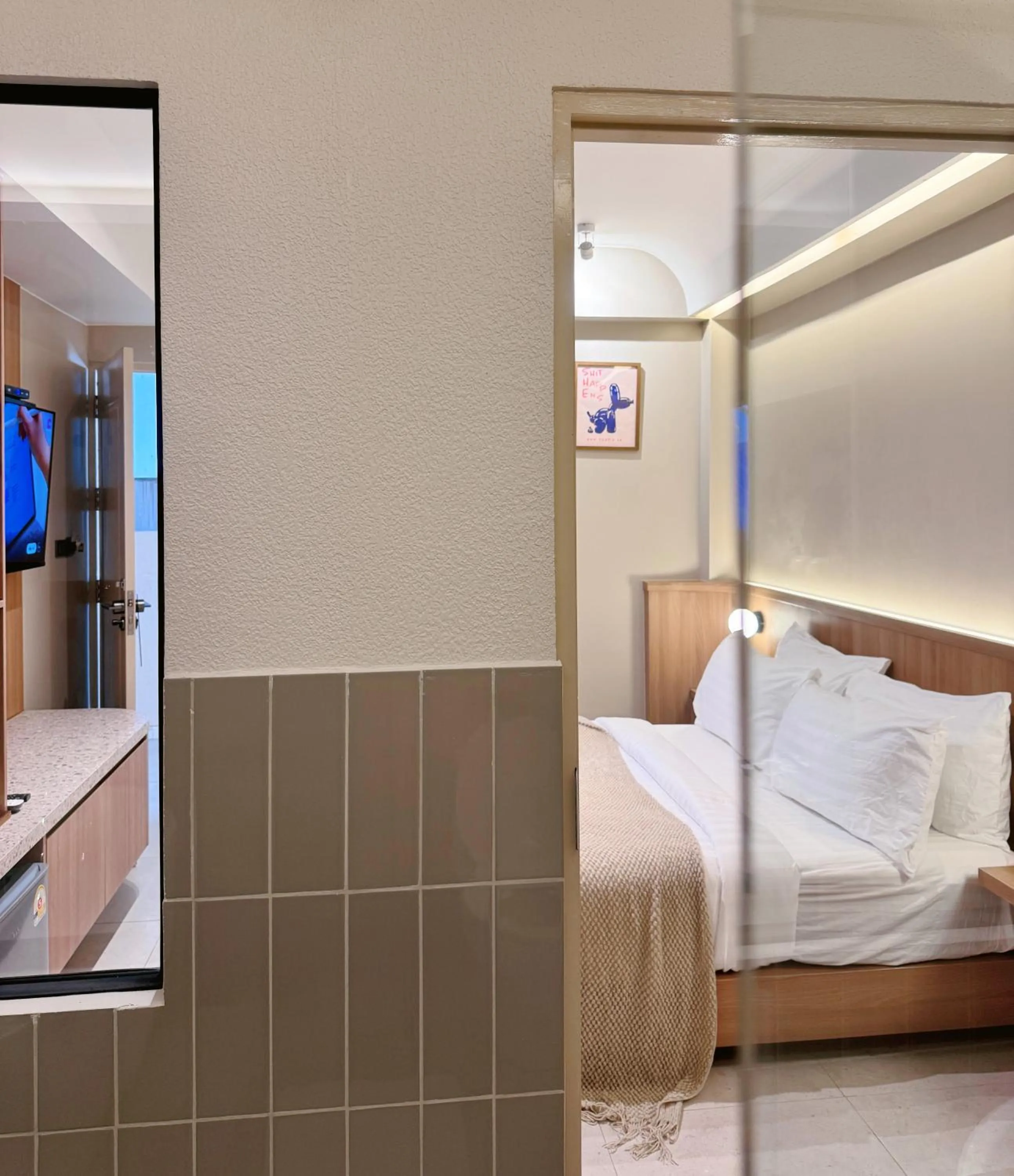 Bed in Urban room samed