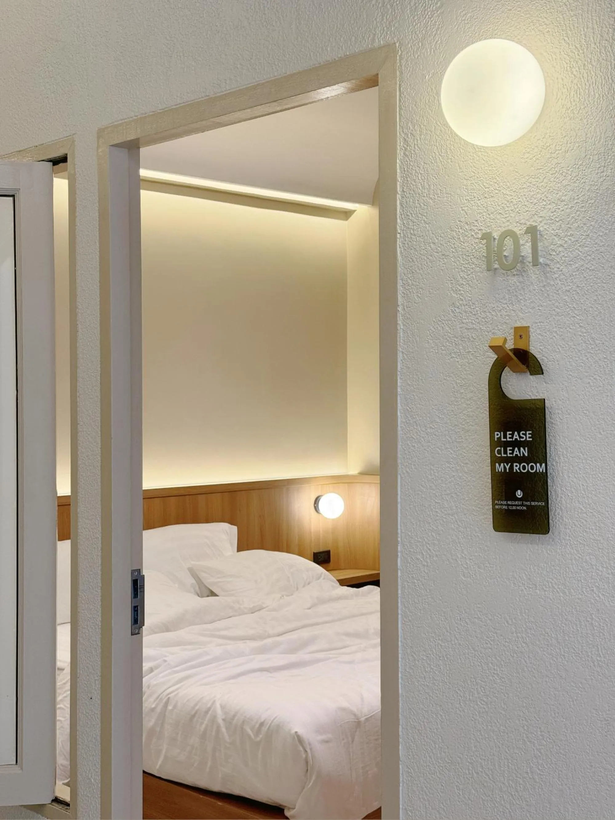 Bedroom, Bed in Urban room samed