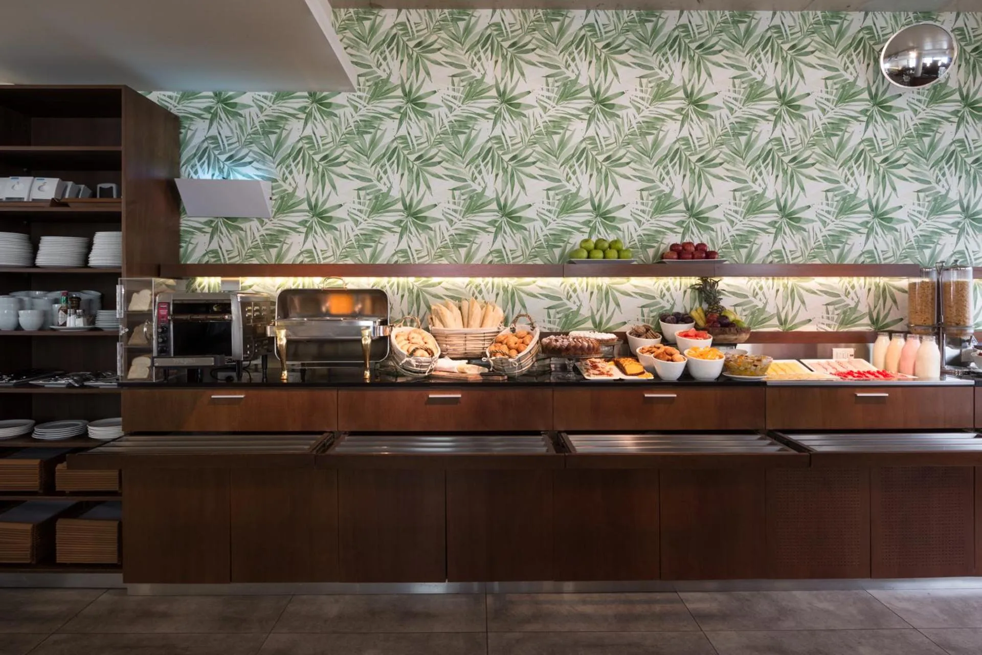 Buffet breakfast in Vivaldi Hotel Loft Punta Carretas
