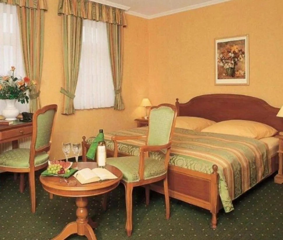 Bedroom, Bed in Pension Alter Kutschenbauer