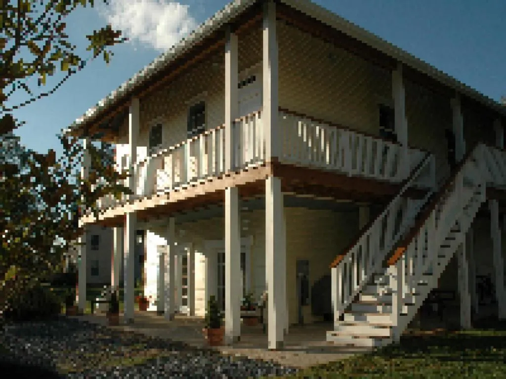 Property building in Haven Point Inn