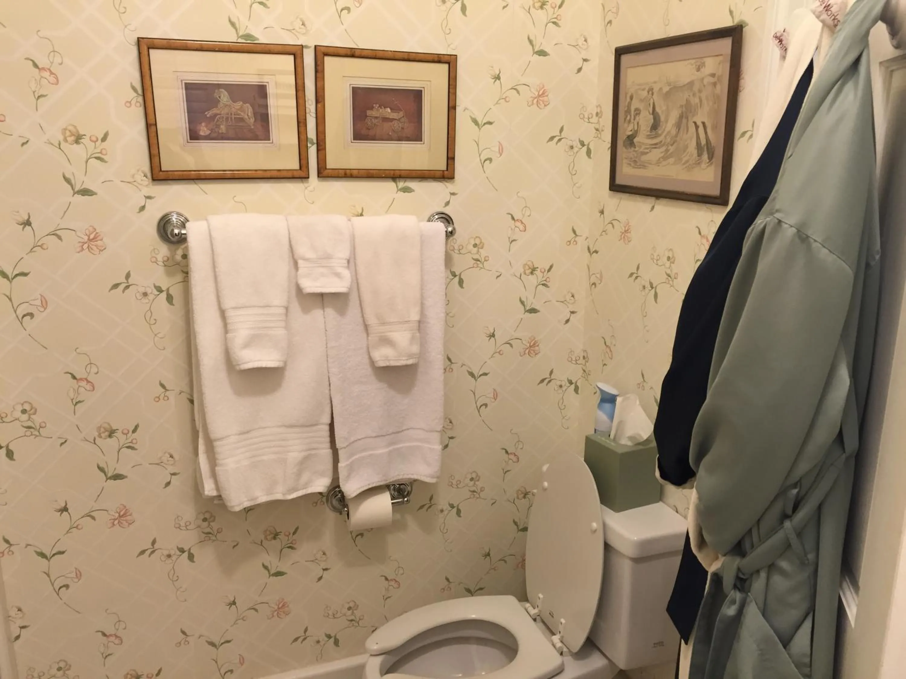 Bathroom in Beach Walk on the Ocean