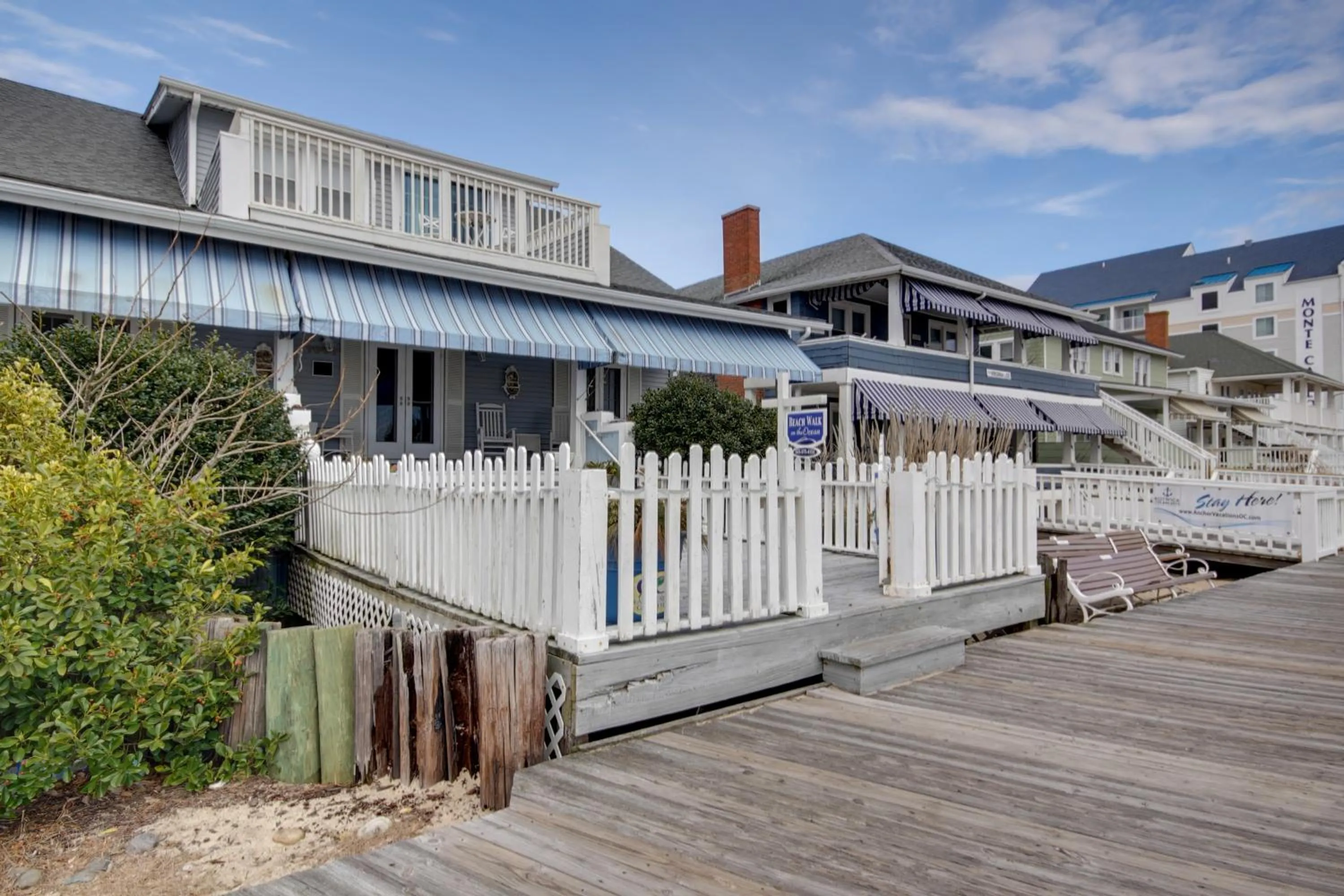 Facade/entrance in Beach Walk on the Ocean