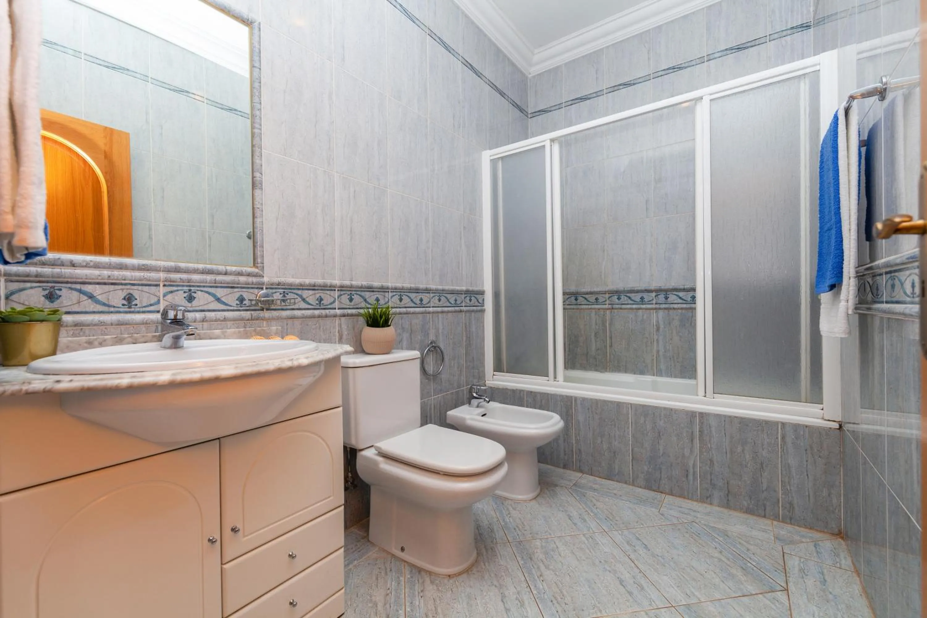 Shower in Villa Agadir by Algarve Vacation