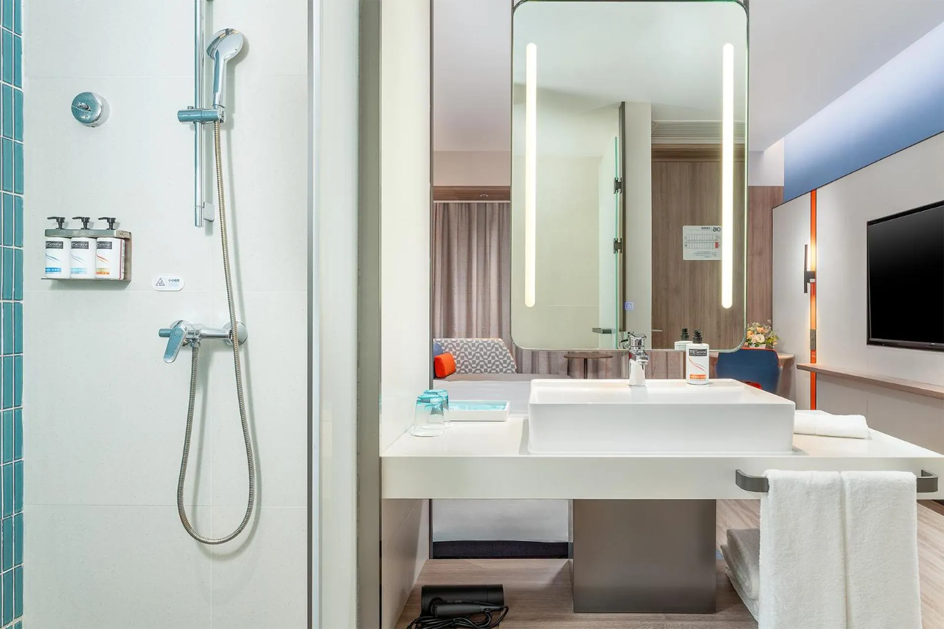 Bathroom in Holiday Inn Express Xi'an North Station by IHG