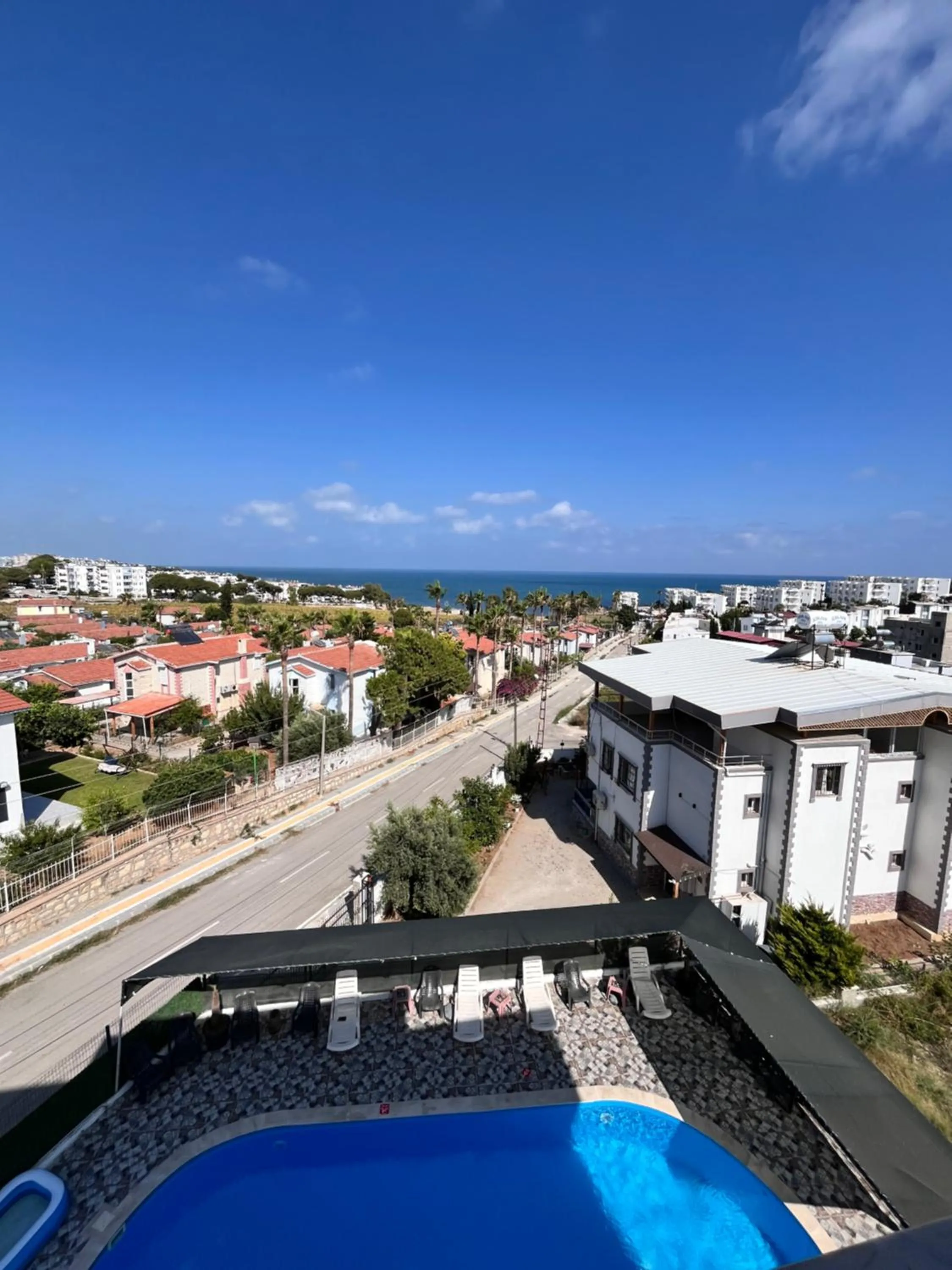 Restaurant/places to eat in magarsus elit hotel