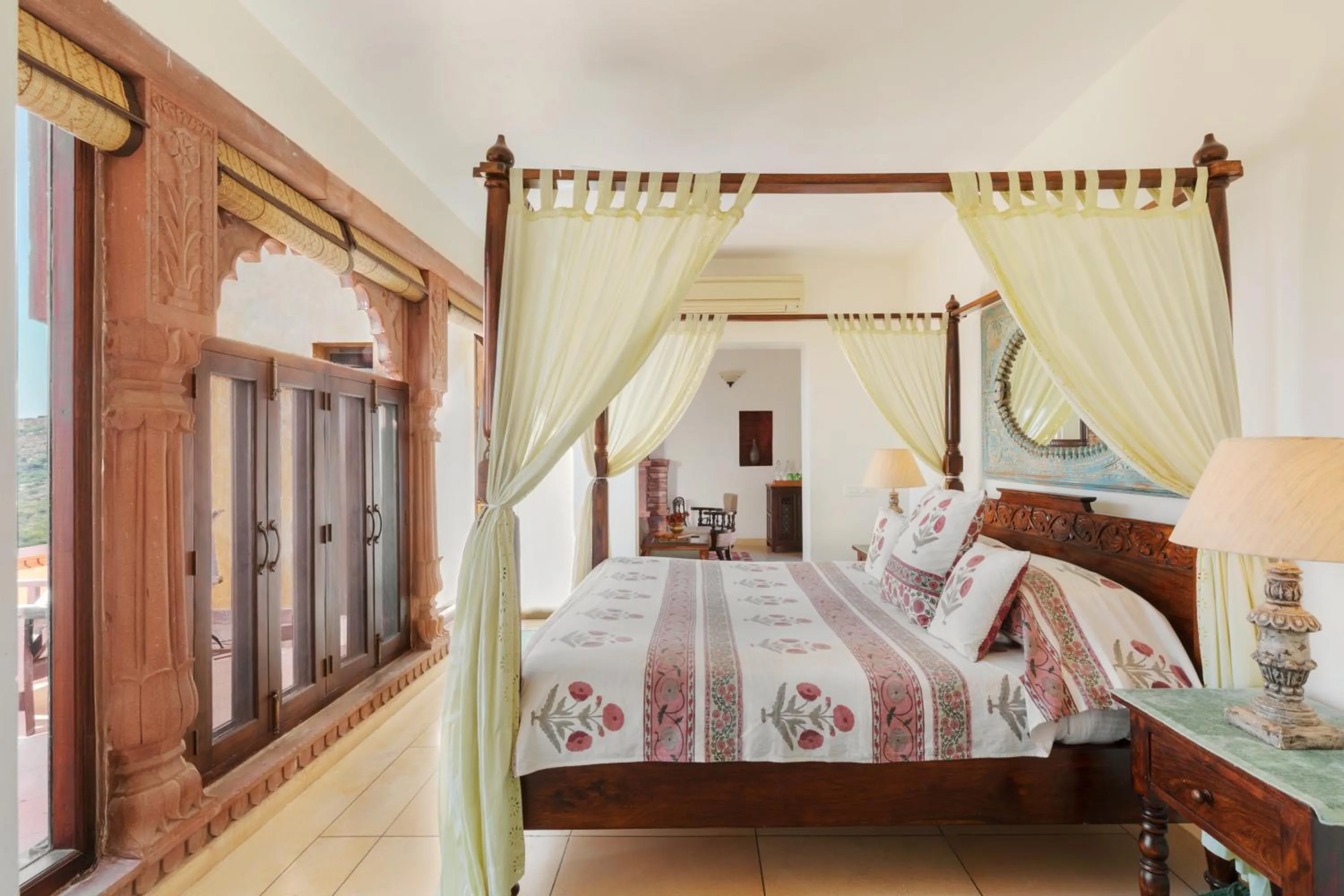 Bedroom, Bed in Ramathra Fort