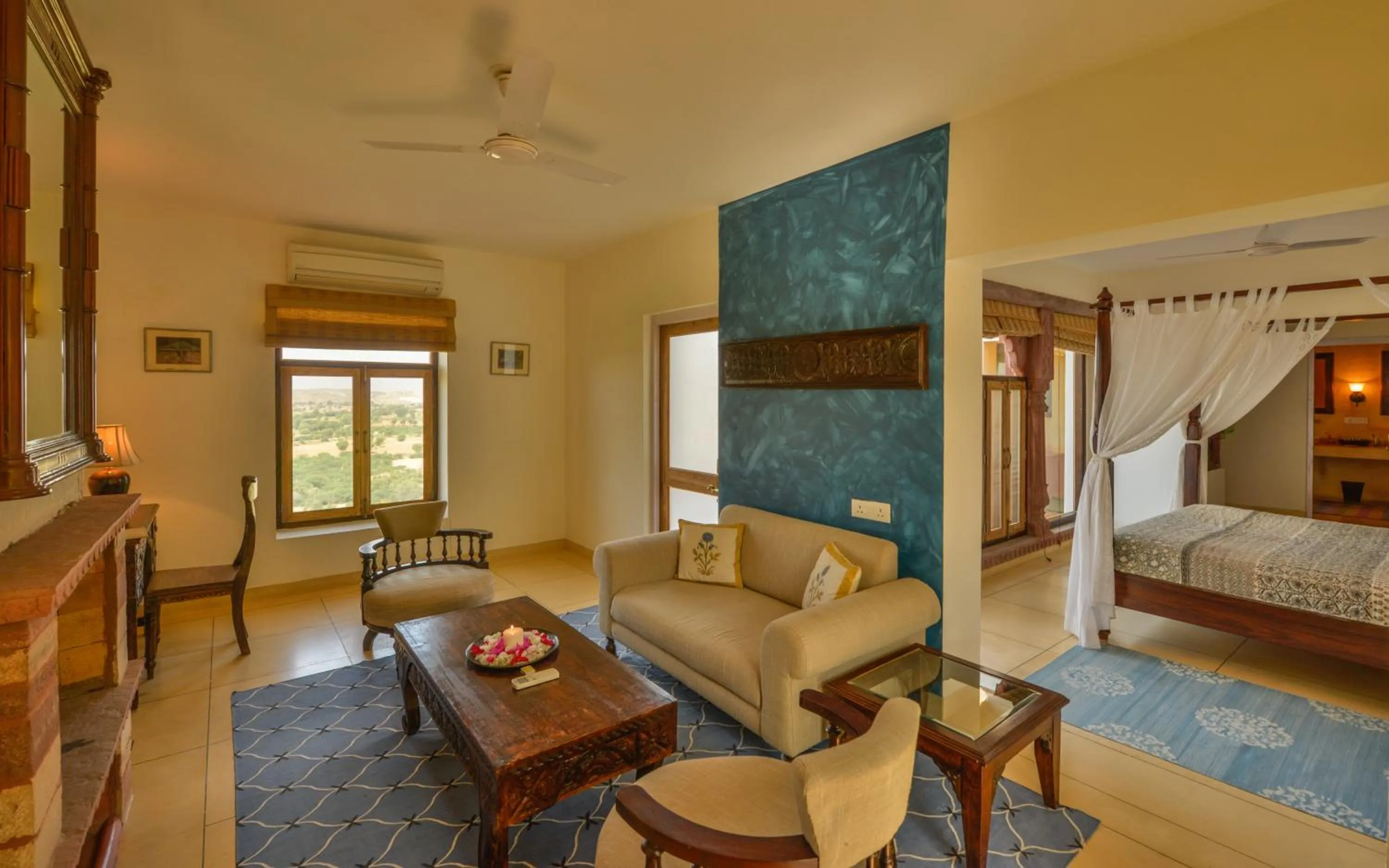 Living room, Bed in Ramathra Fort