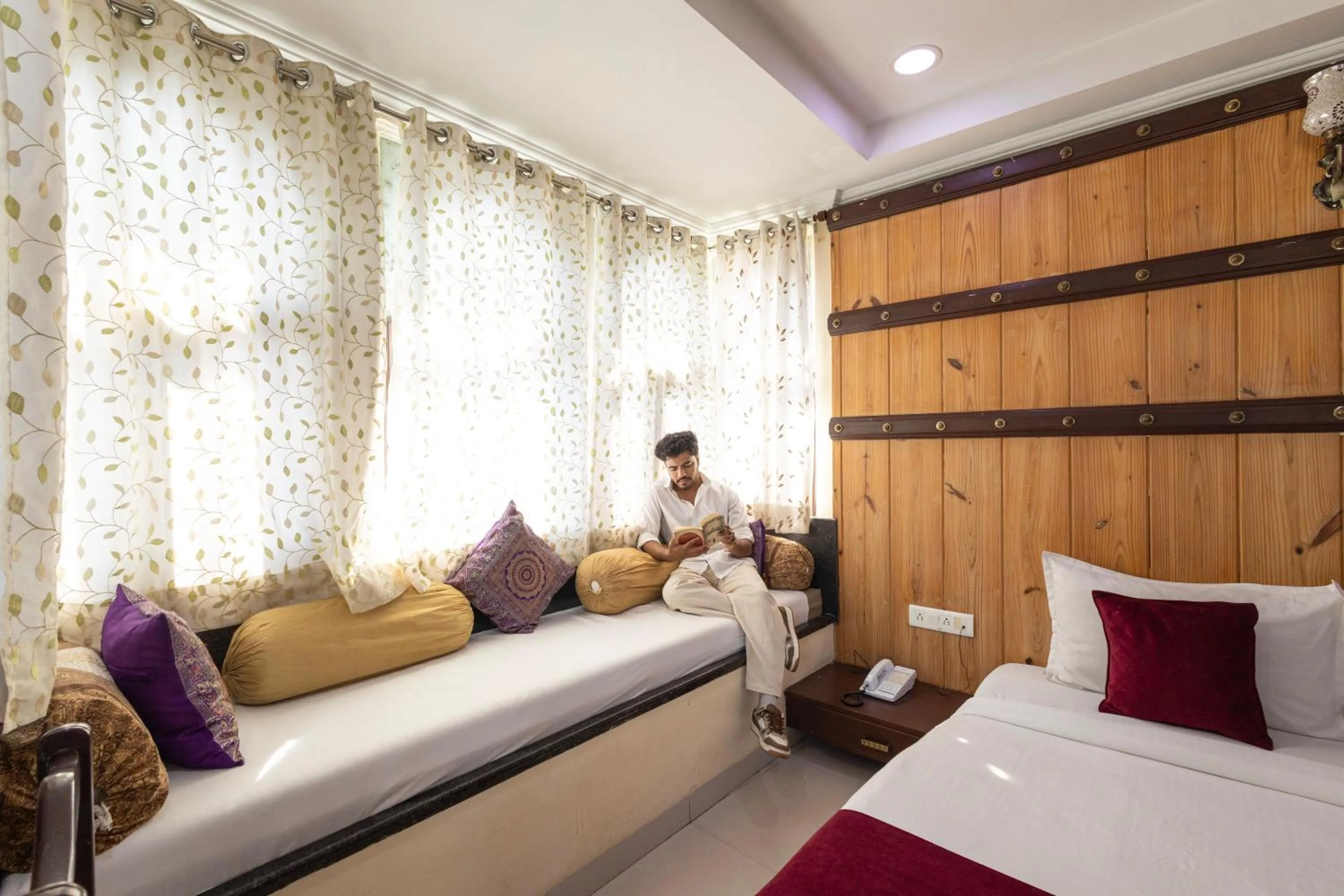 Bed in Hide-In Udaipur - A Lake View Boutique Hotel