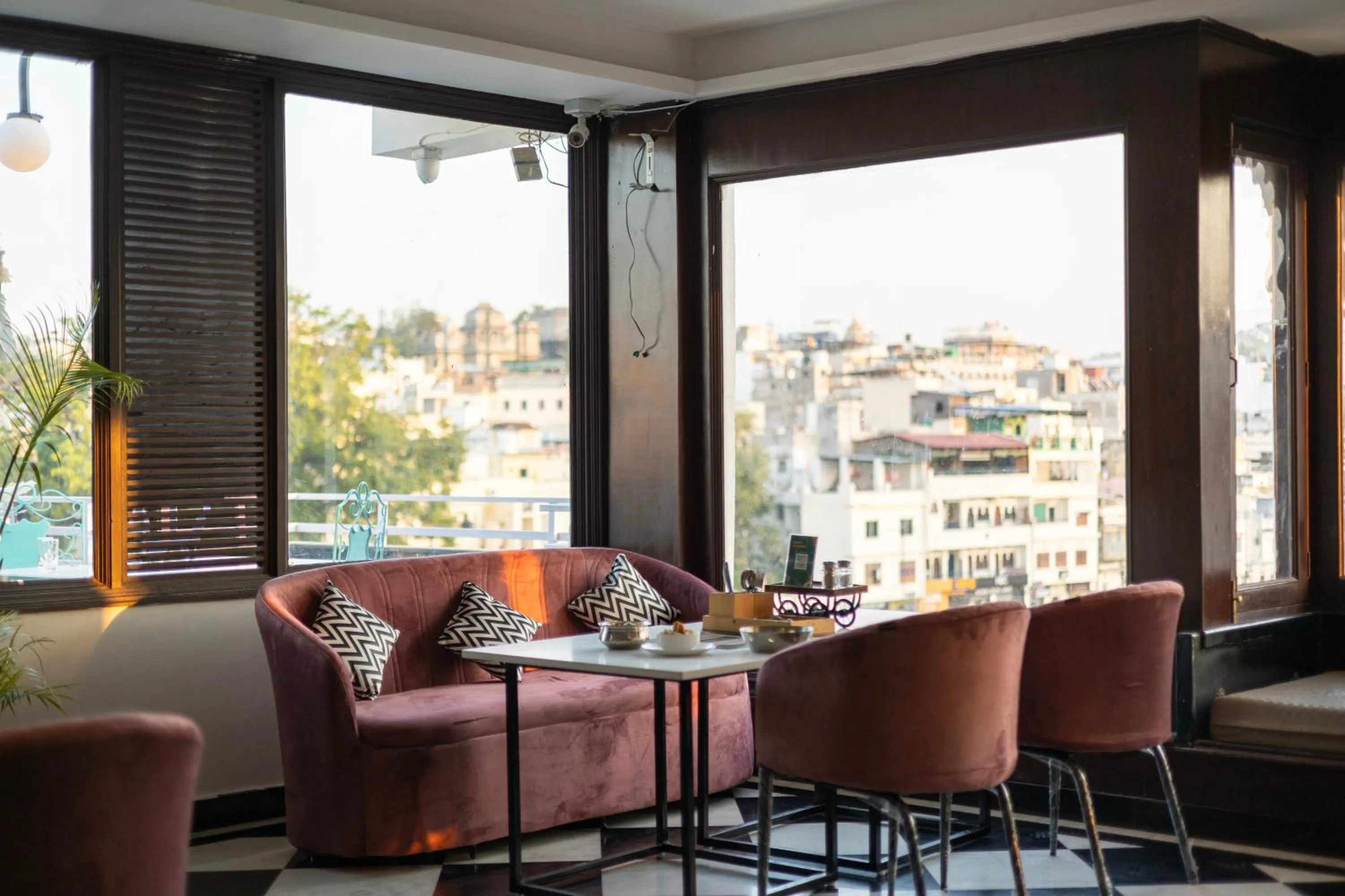 Living room in Hide-In Udaipur - A Lake View Boutique Hotel
