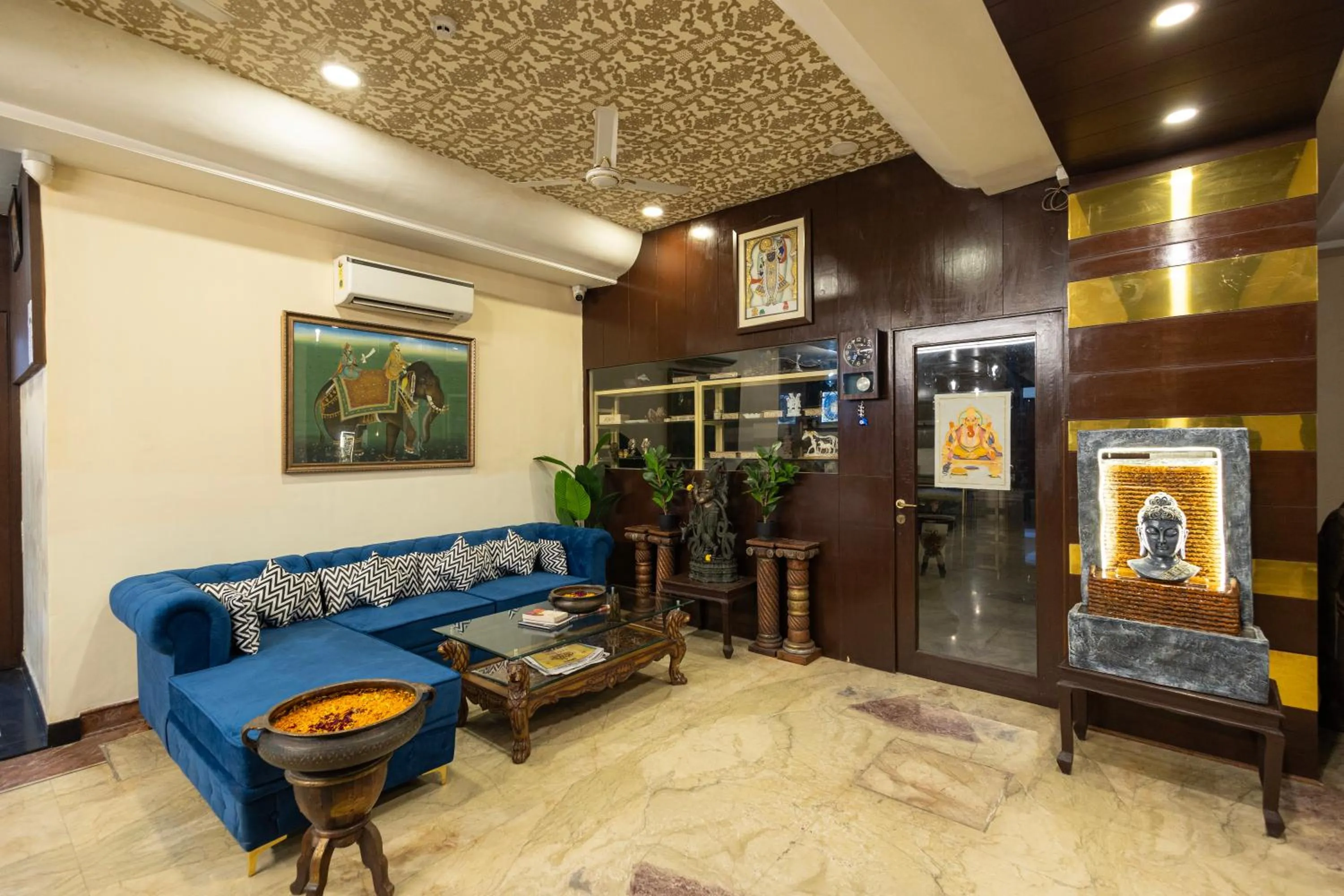 Living room in Hide-In Udaipur - A Lake View Boutique Hotel