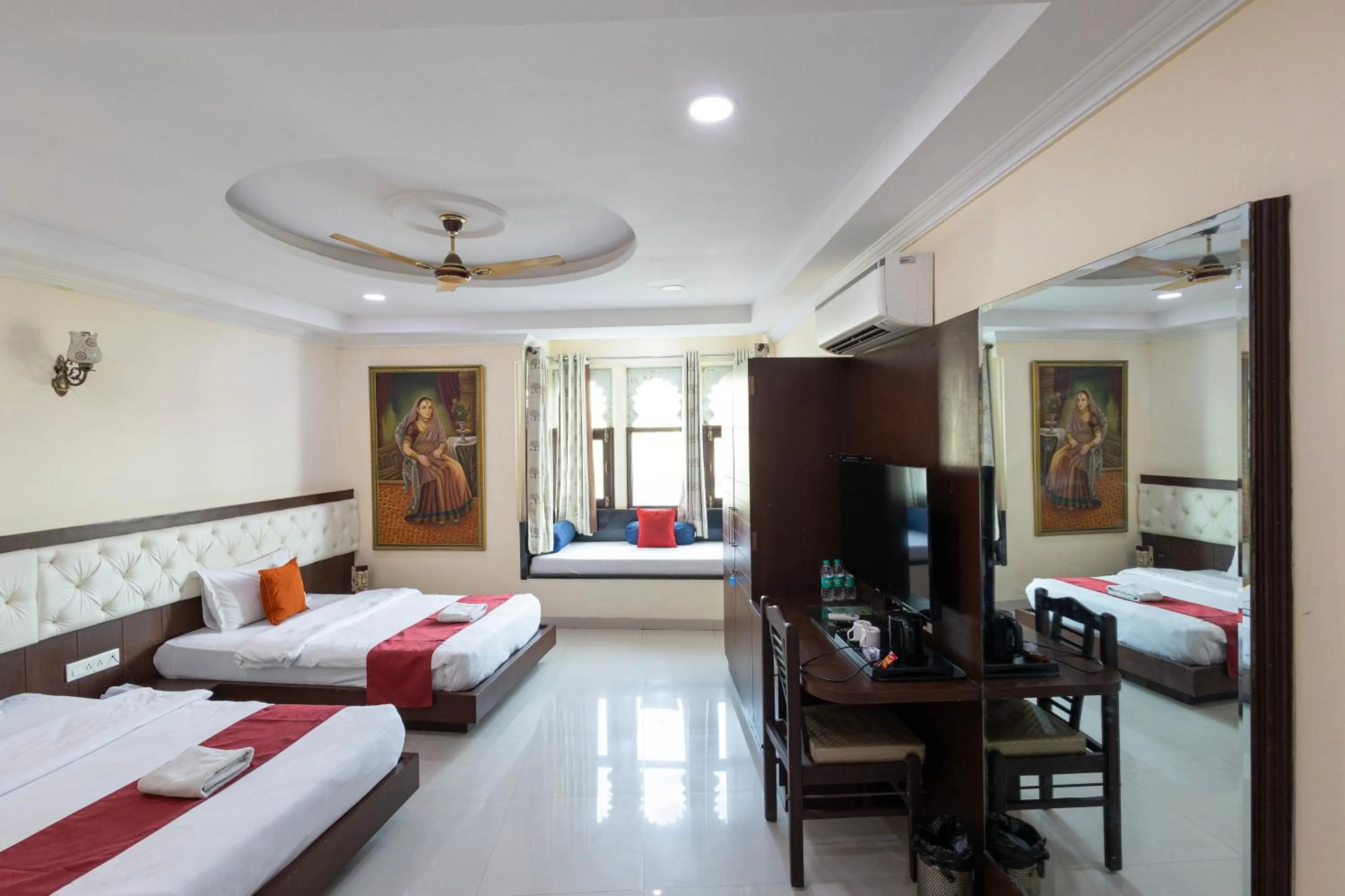 Bed in Hide-In Udaipur - A Lake View Boutique Hotel