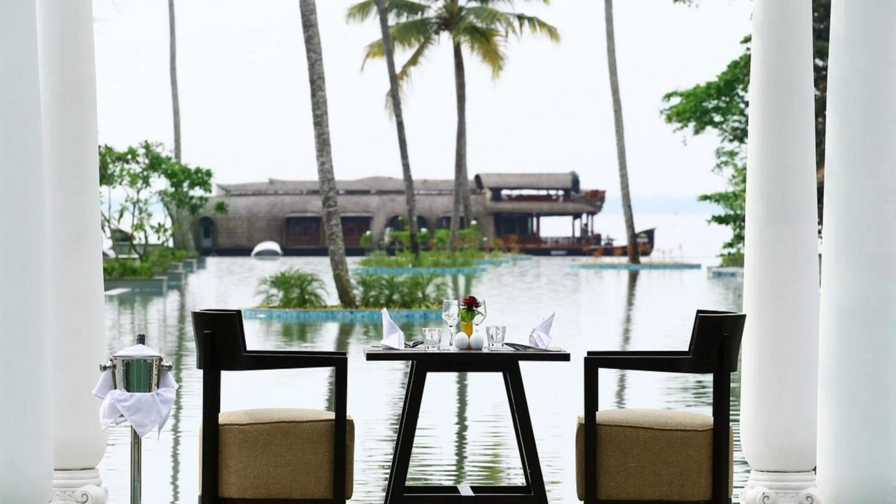 Restaurant/places to eat in Rhythm Kumarakom