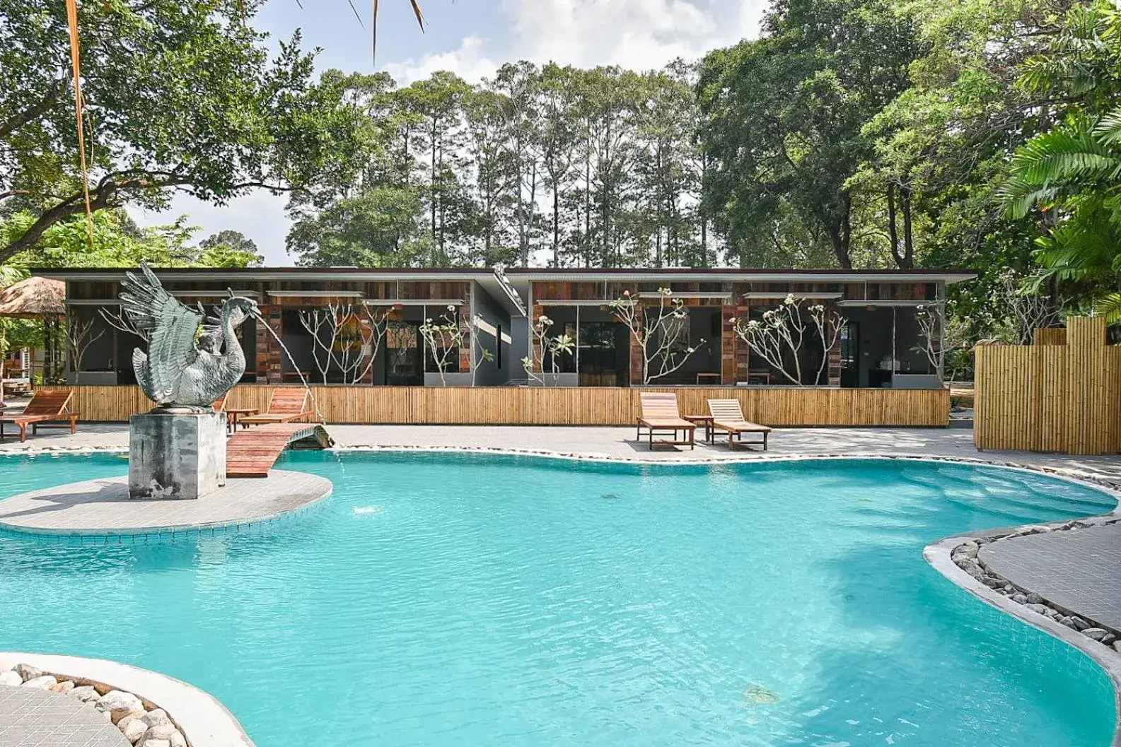 Swimming pool in Villa Cha Cha Chaolao Beach Resort Swimming pool in Villa Cha Cha Chaolao Beach Resort