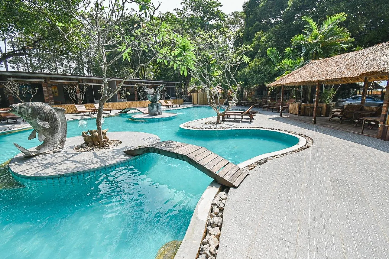 Swimming pool in Villa Cha Cha Chaolao Beach Resort