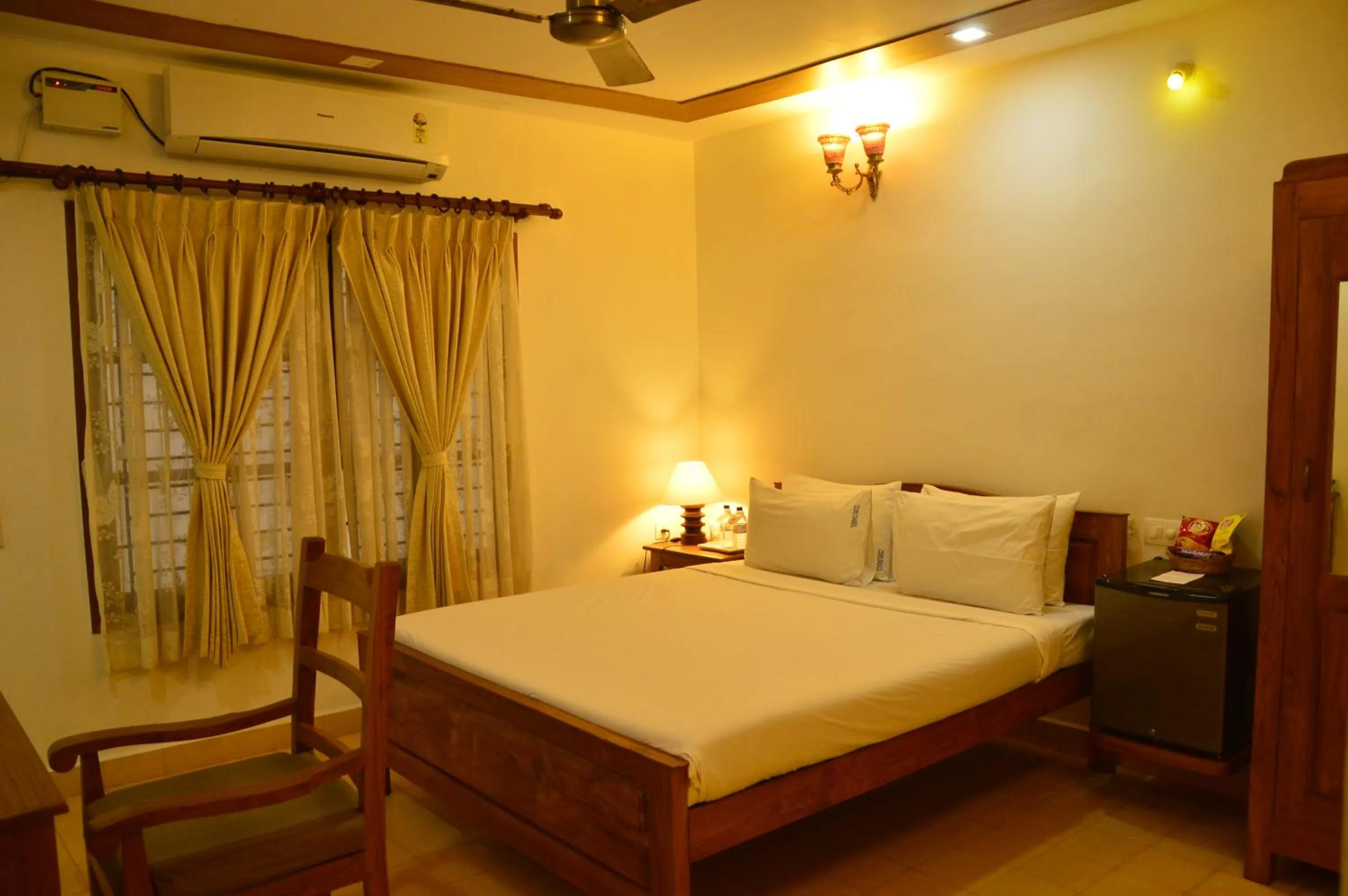 Bed in Cours CHABROL