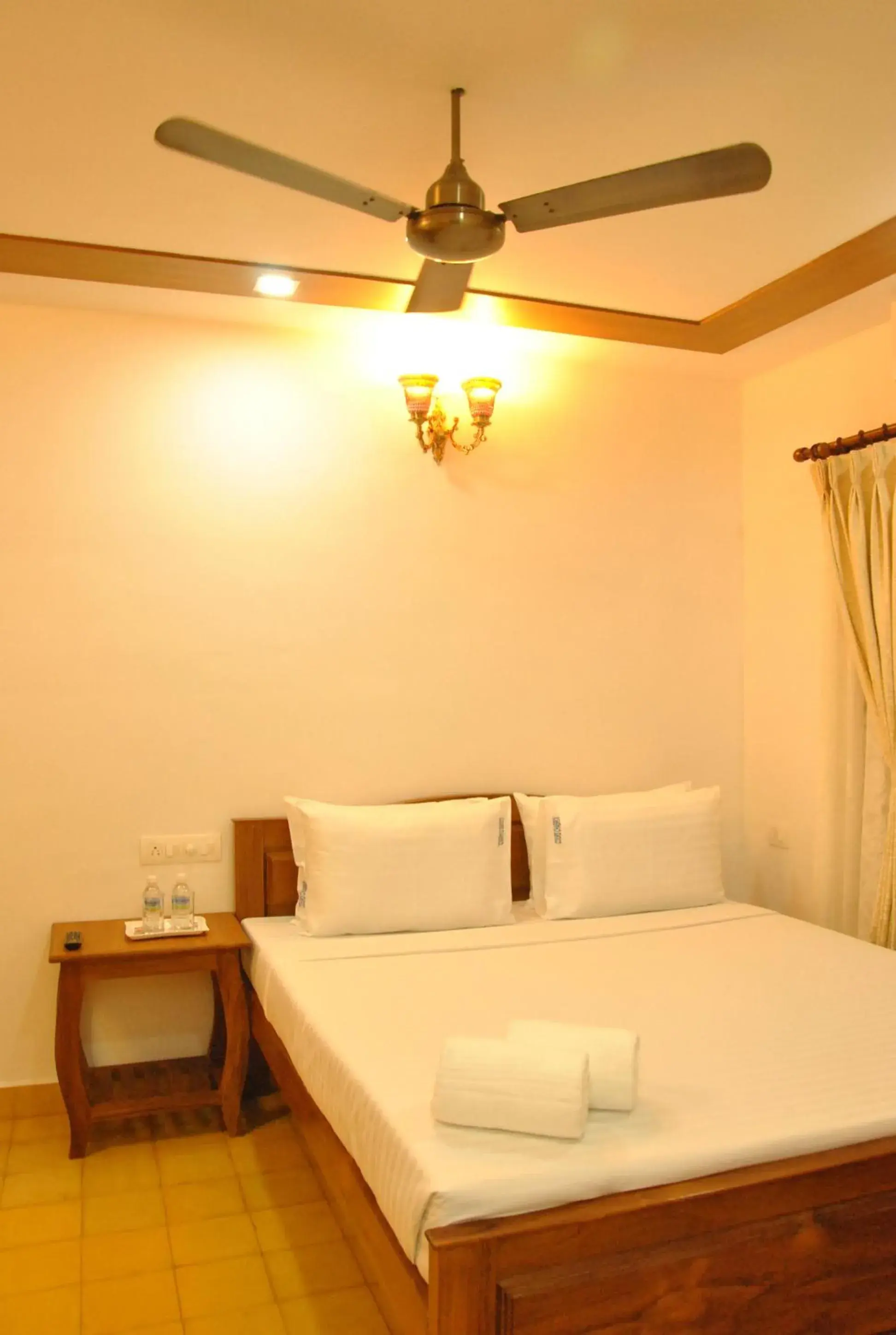 Standard Double Room in Cours CHABROL Standard Double Room in Cours CHABROL