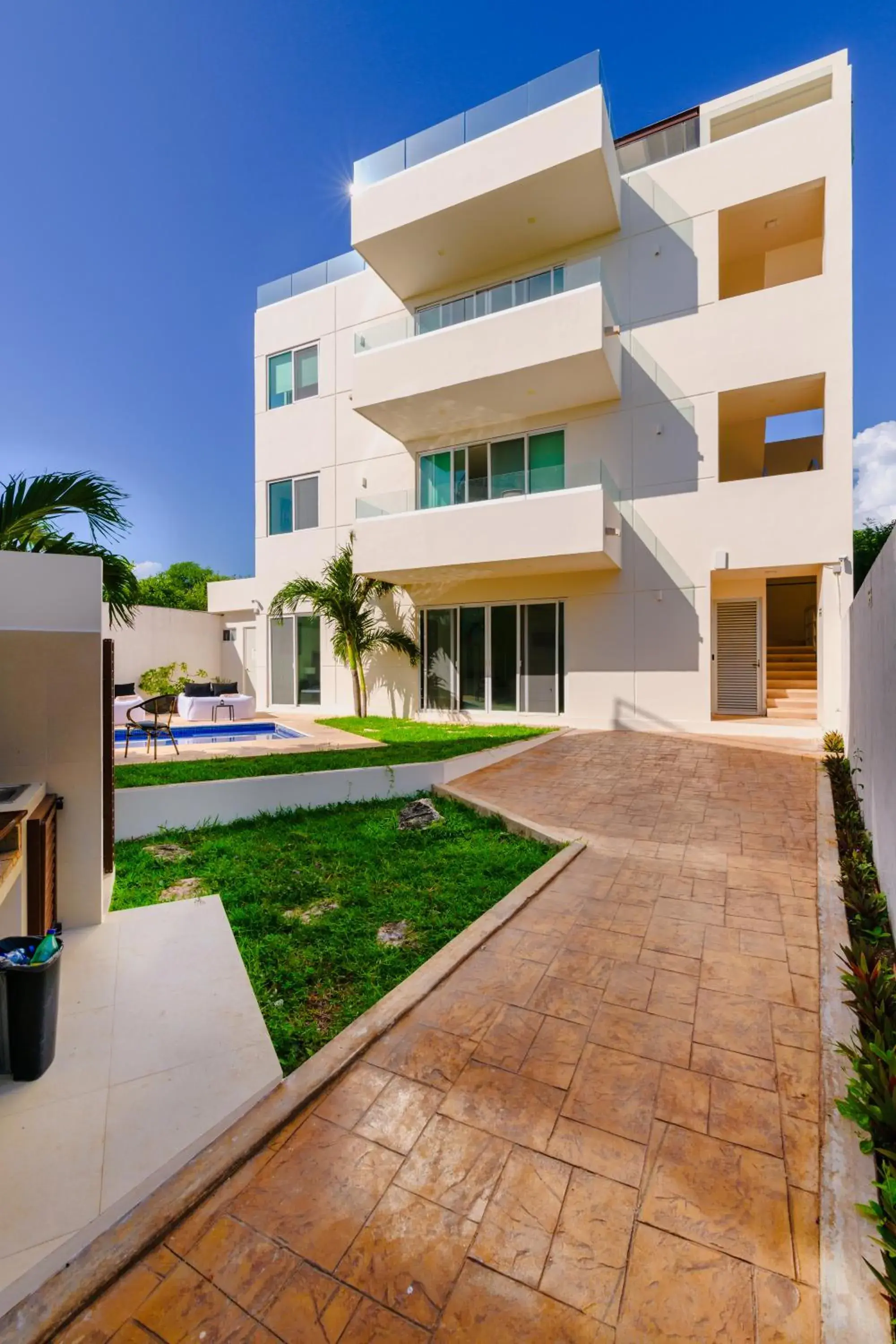 Property building in Azulea Isla Mujeres Hotel Property building in Azulea Isla Mujeres Hotel