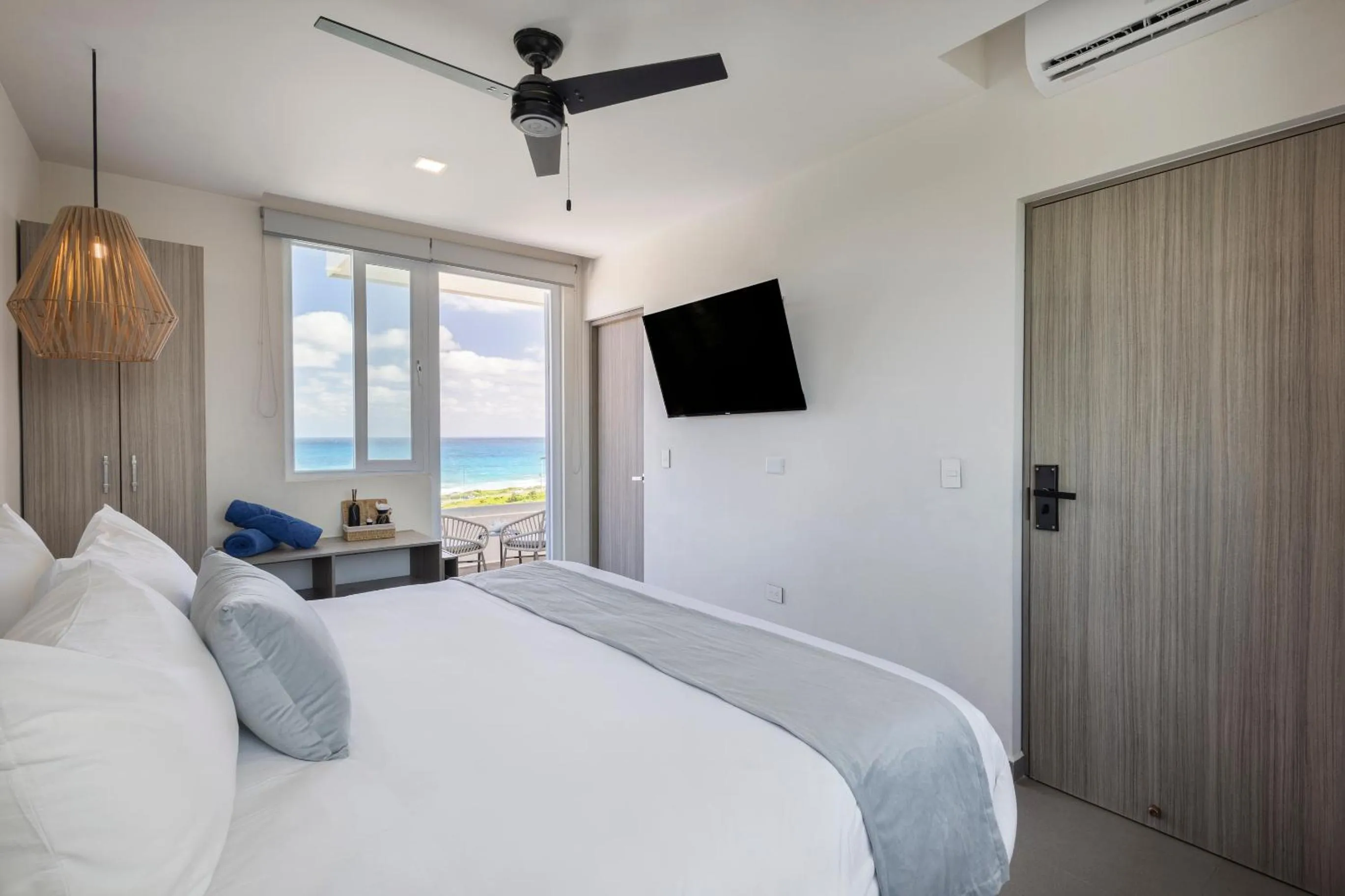 Bed in Azulea Isla Mujeres Hotel