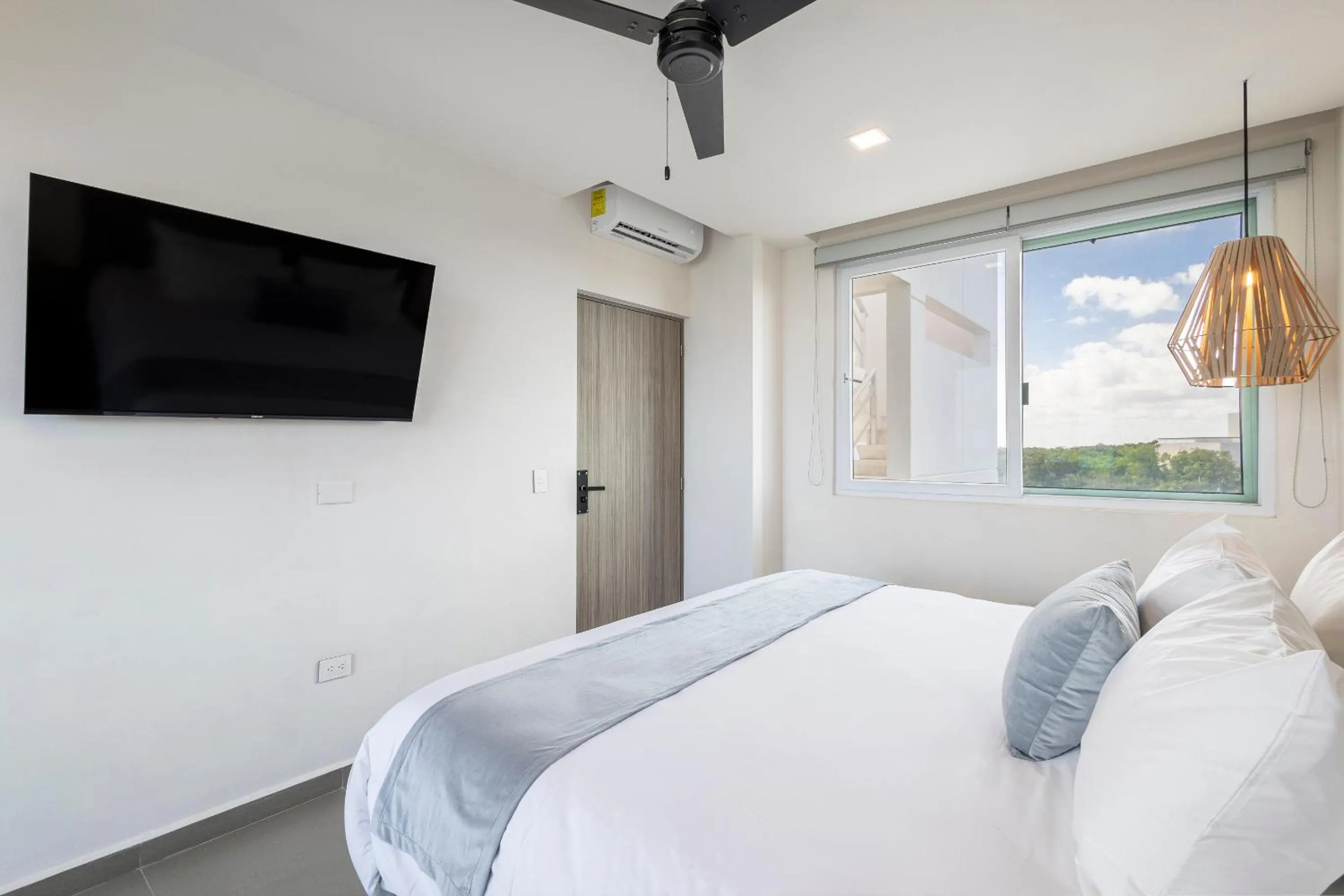 Bed in Azulea Isla Mujeres Hotel