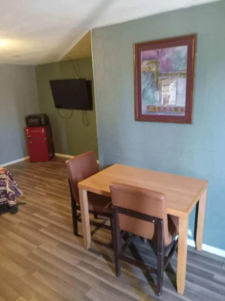 Living room in Ranch Motel