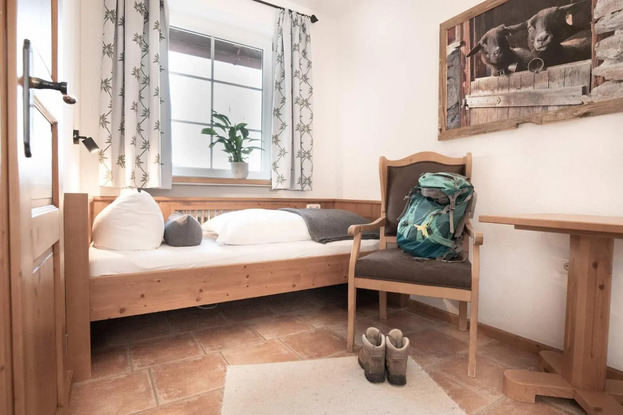 Single Room with Shower in Hotel-Gasthof Der Wiesengrund Single Room with Shower in Hotel-Gasthof Der Wiesengrund