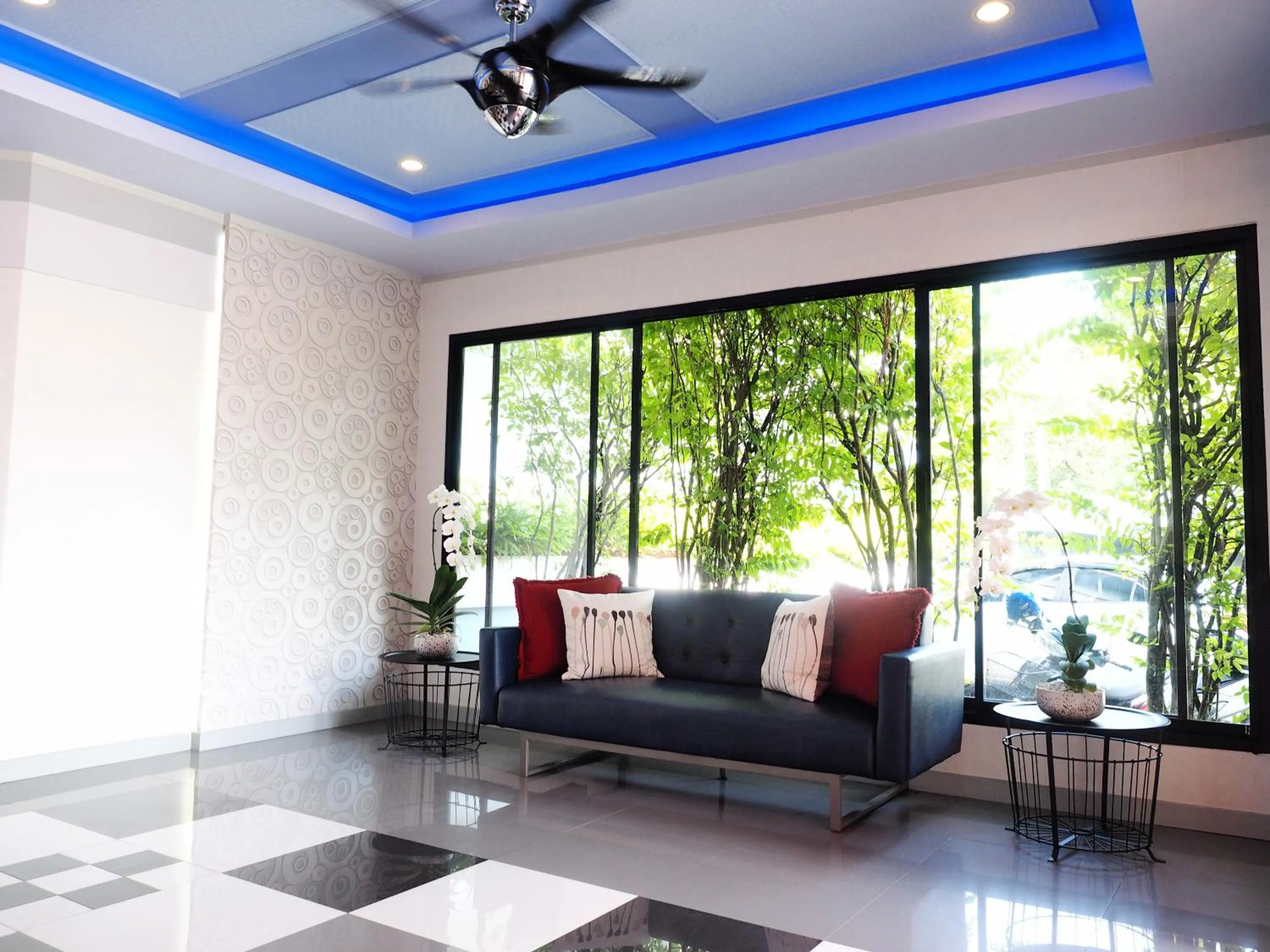 Living room in Siri Hotel Phuket