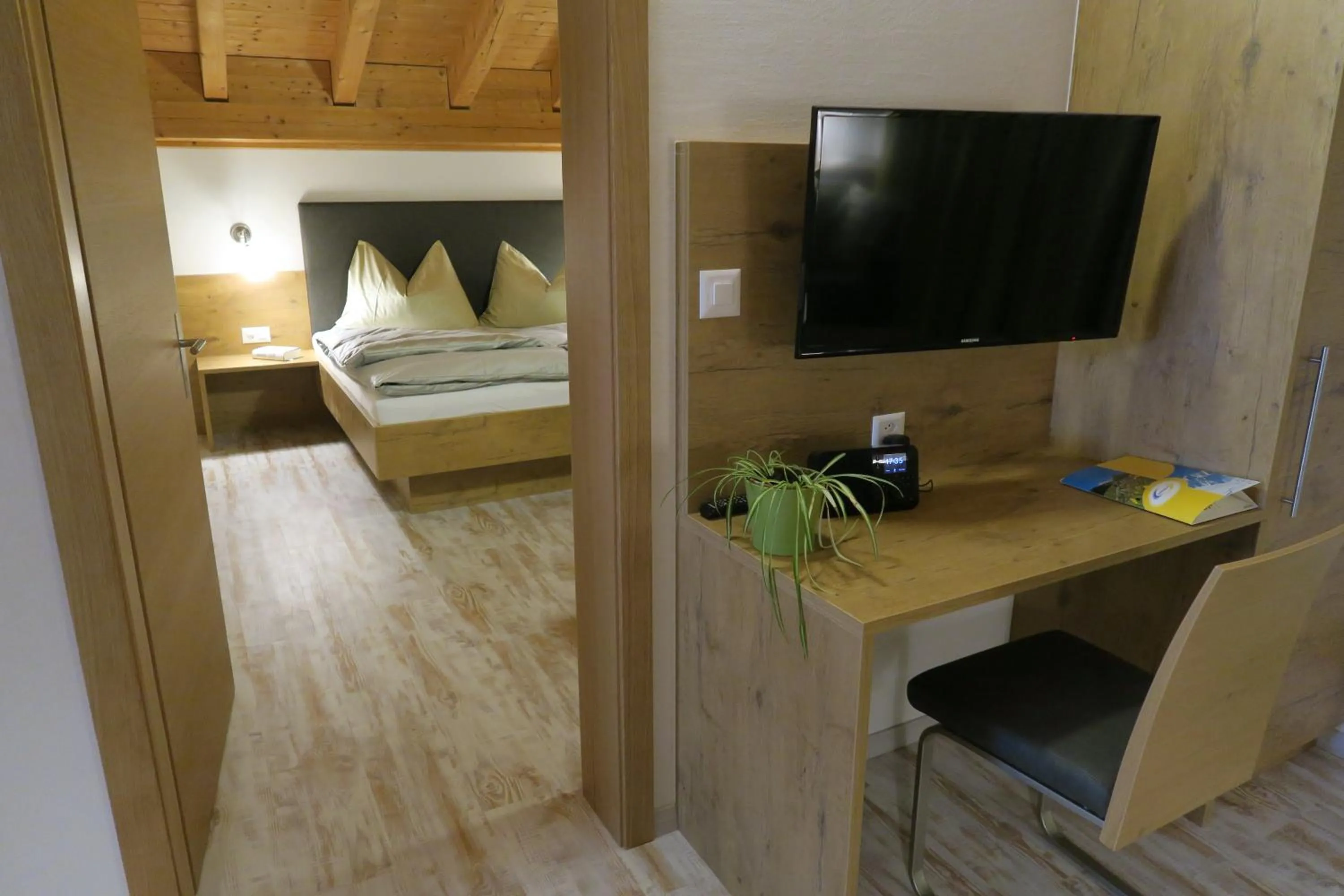 Photo of the whole room, Bed in Apartment Madlaina