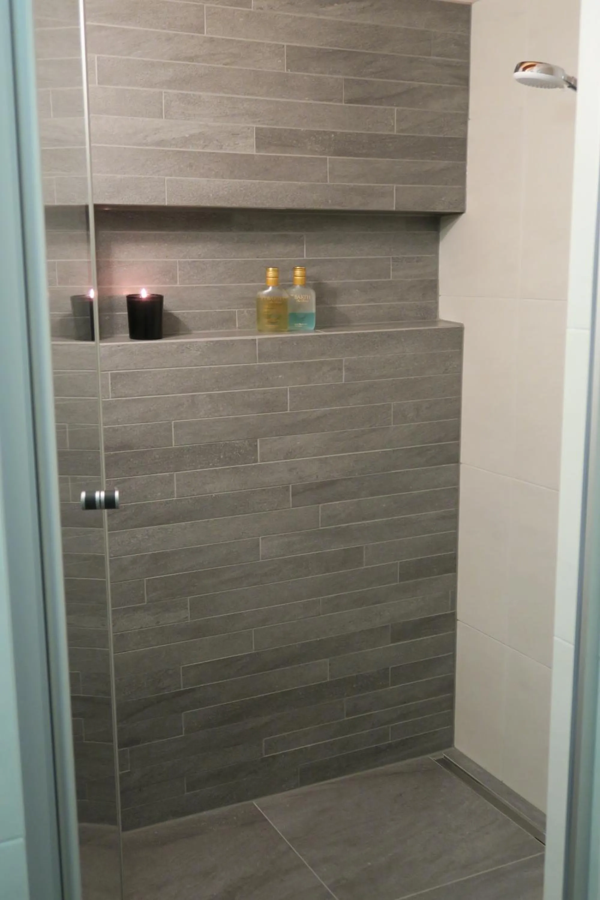 Shower in Apartment Madlaina