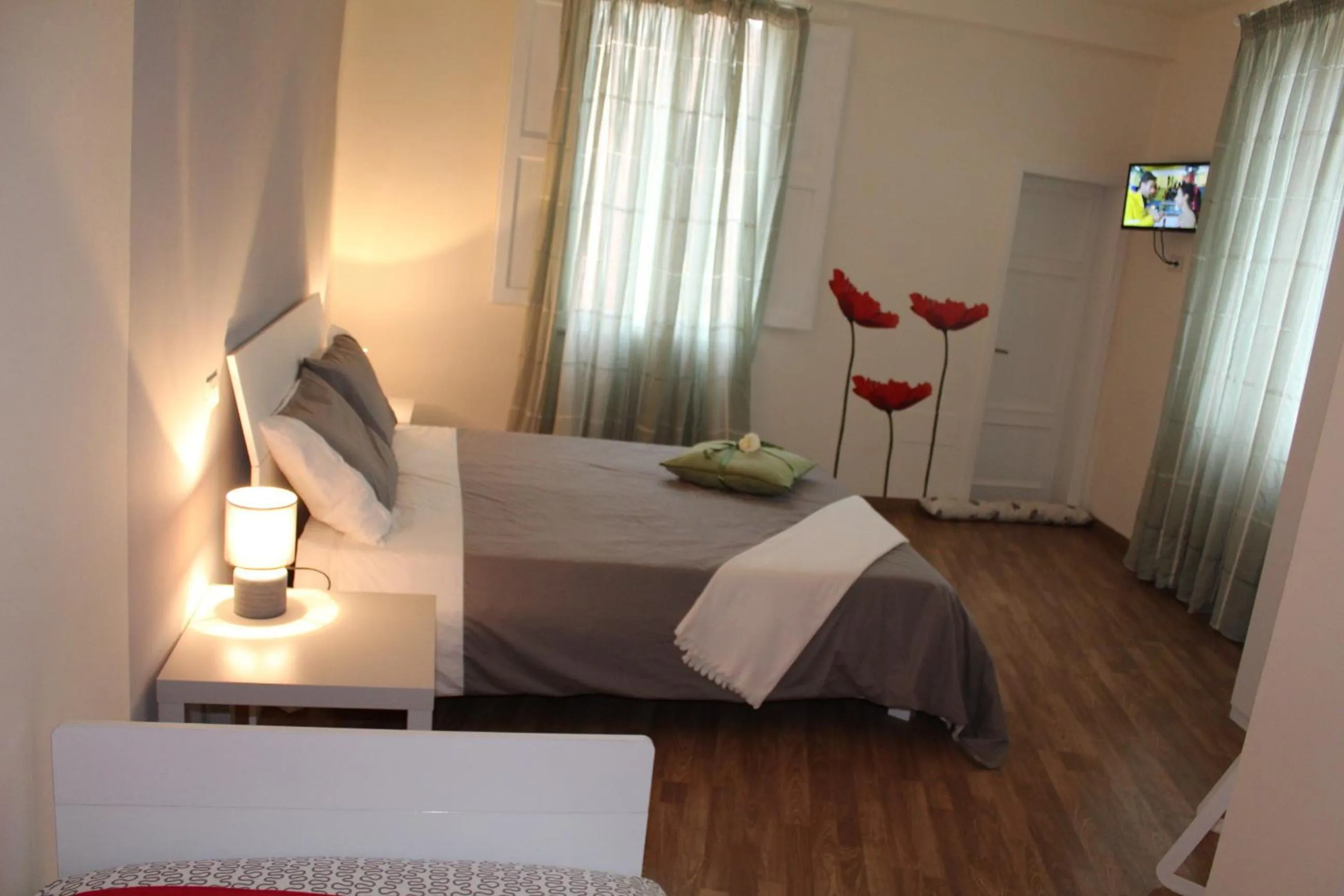 Photo of the whole room, Bed in L'Iris B&B