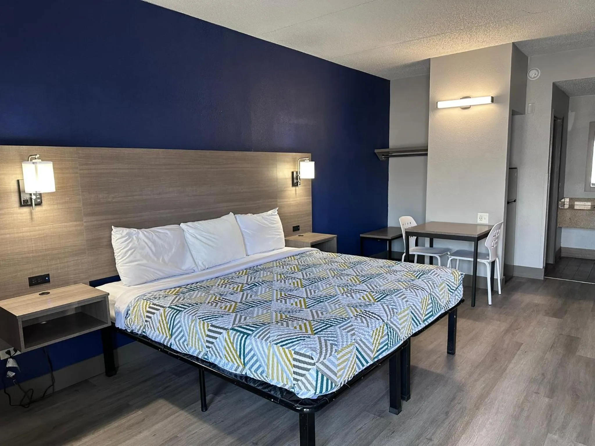 Bed in Studio Suites Extended Stay Chattanooga